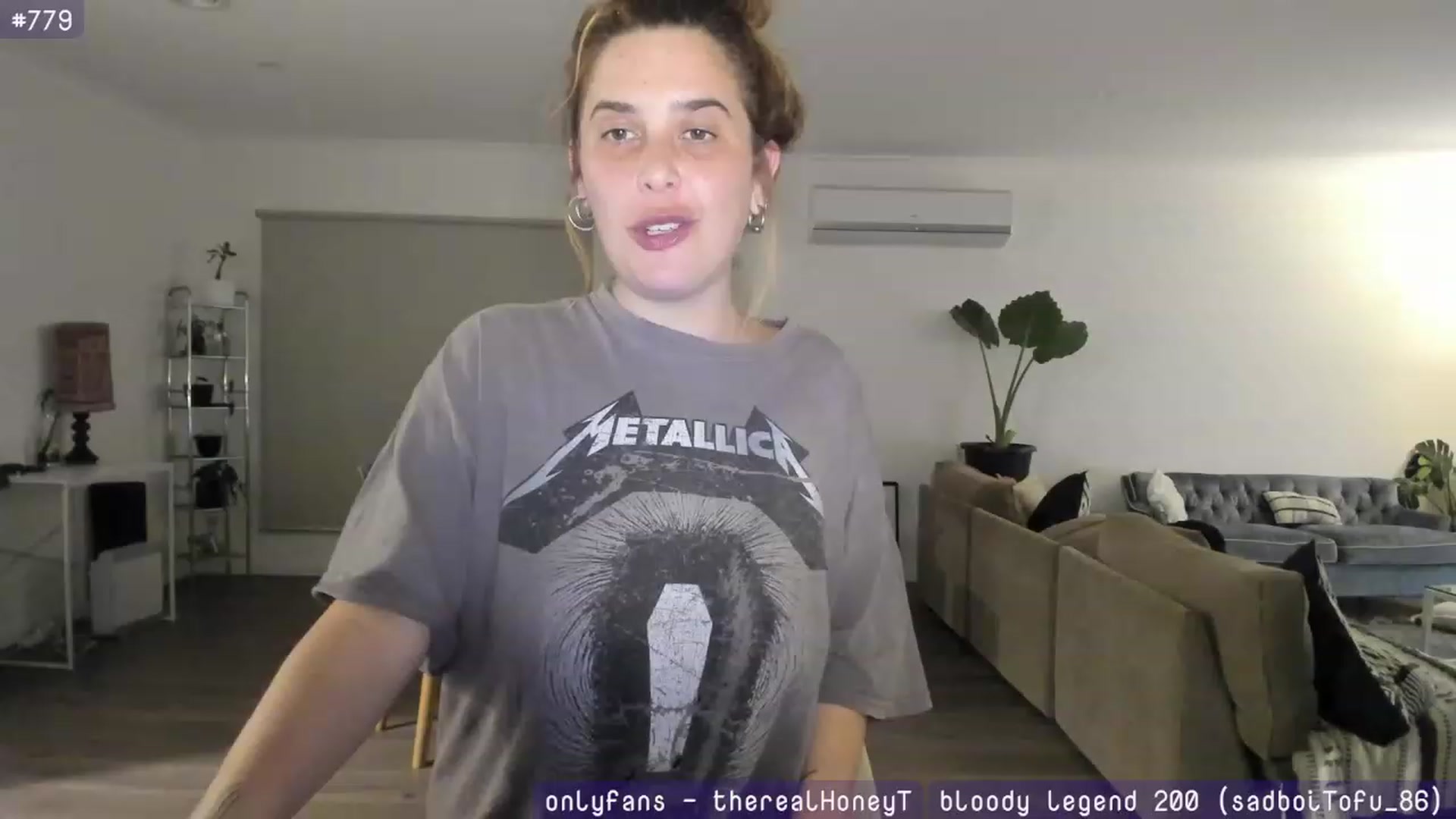 Gallery image thumbnail from HoneyTits_'s myfreecams stream on, 08/10/2023, 09:40 image 17 of 20