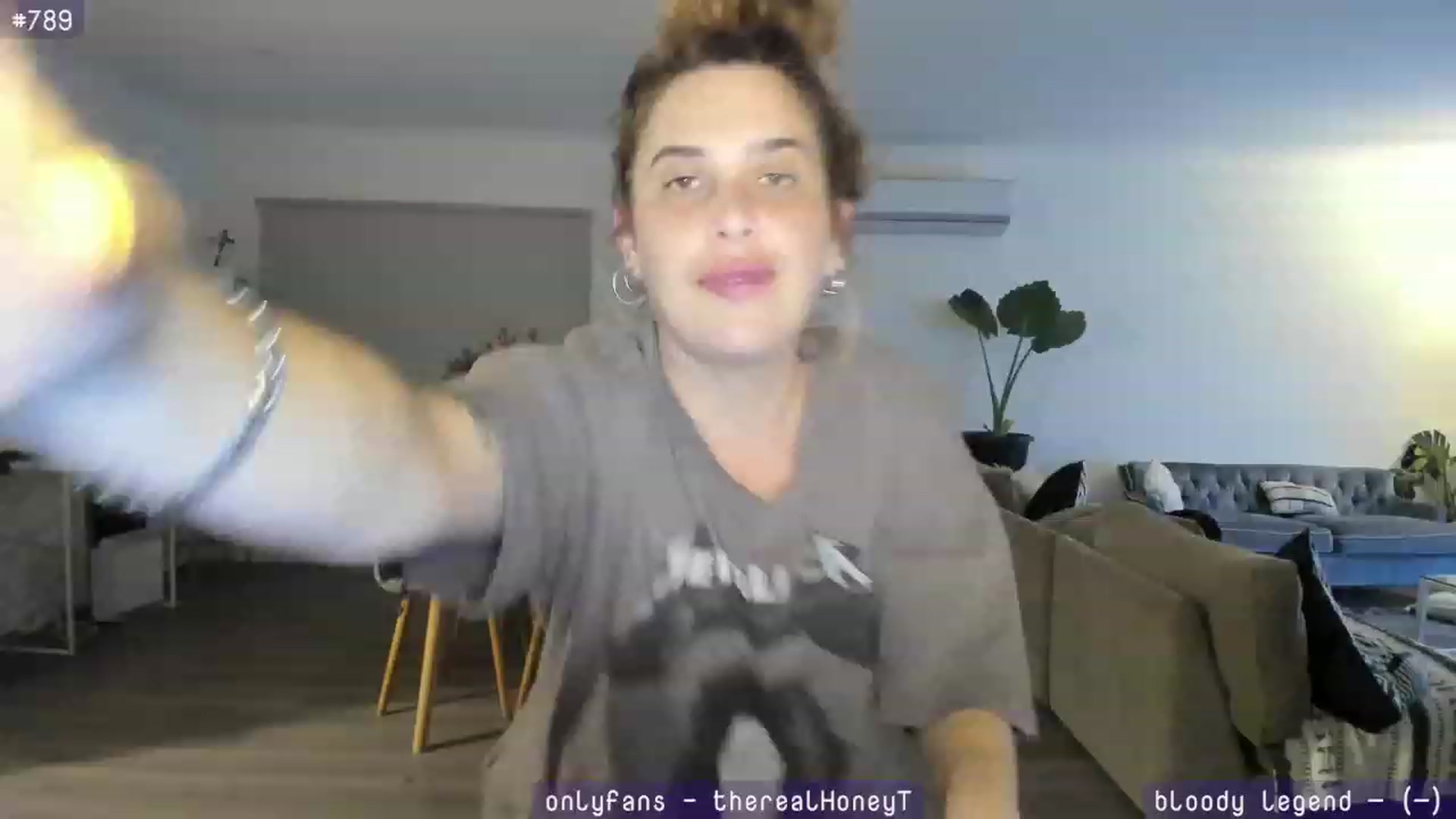 Gallery image thumbnail from HoneyTits_'s myfreecams stream on, 08/10/2023, 09:40 image 1 of 20