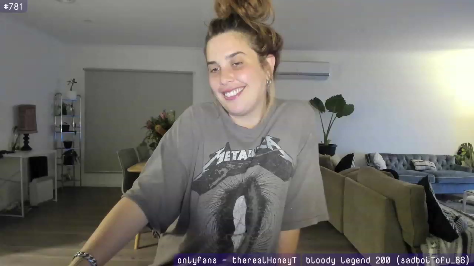 Gallery image thumbnail from HoneyTits_'s myfreecams stream on, 08/10/2023, 09:40 image 9 of 20