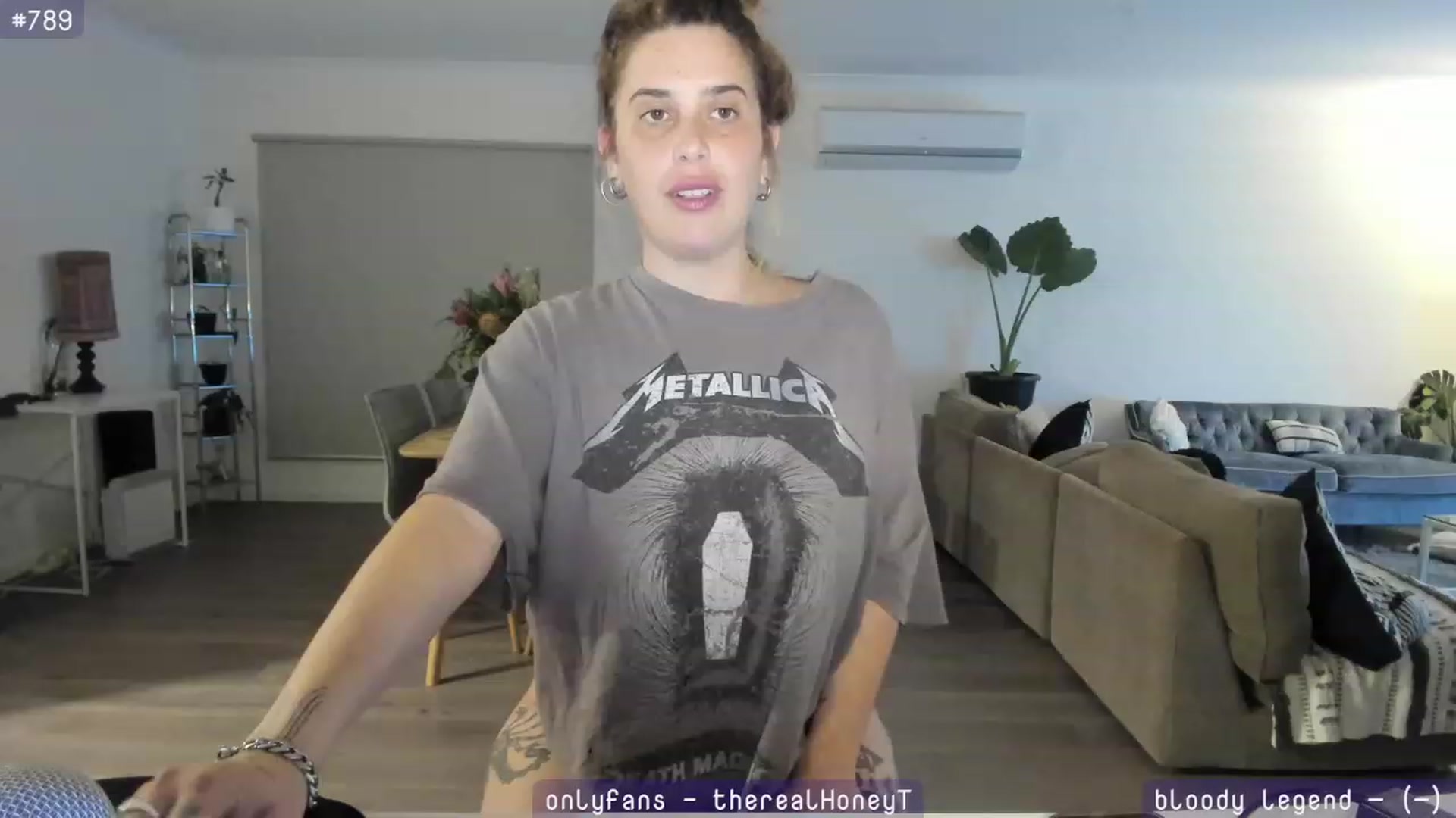 Gallery image thumbnail from HoneyTits_'s myfreecams stream on, 08/10/2023, 09:40 image 3 of 20