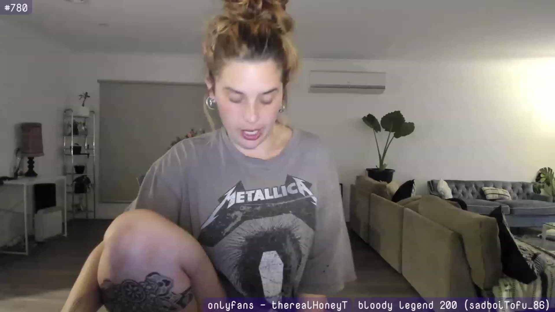 Gallery image thumbnail from HoneyTits_'s myfreecams stream on, 08/10/2023, 09:40 image 12 of 20
