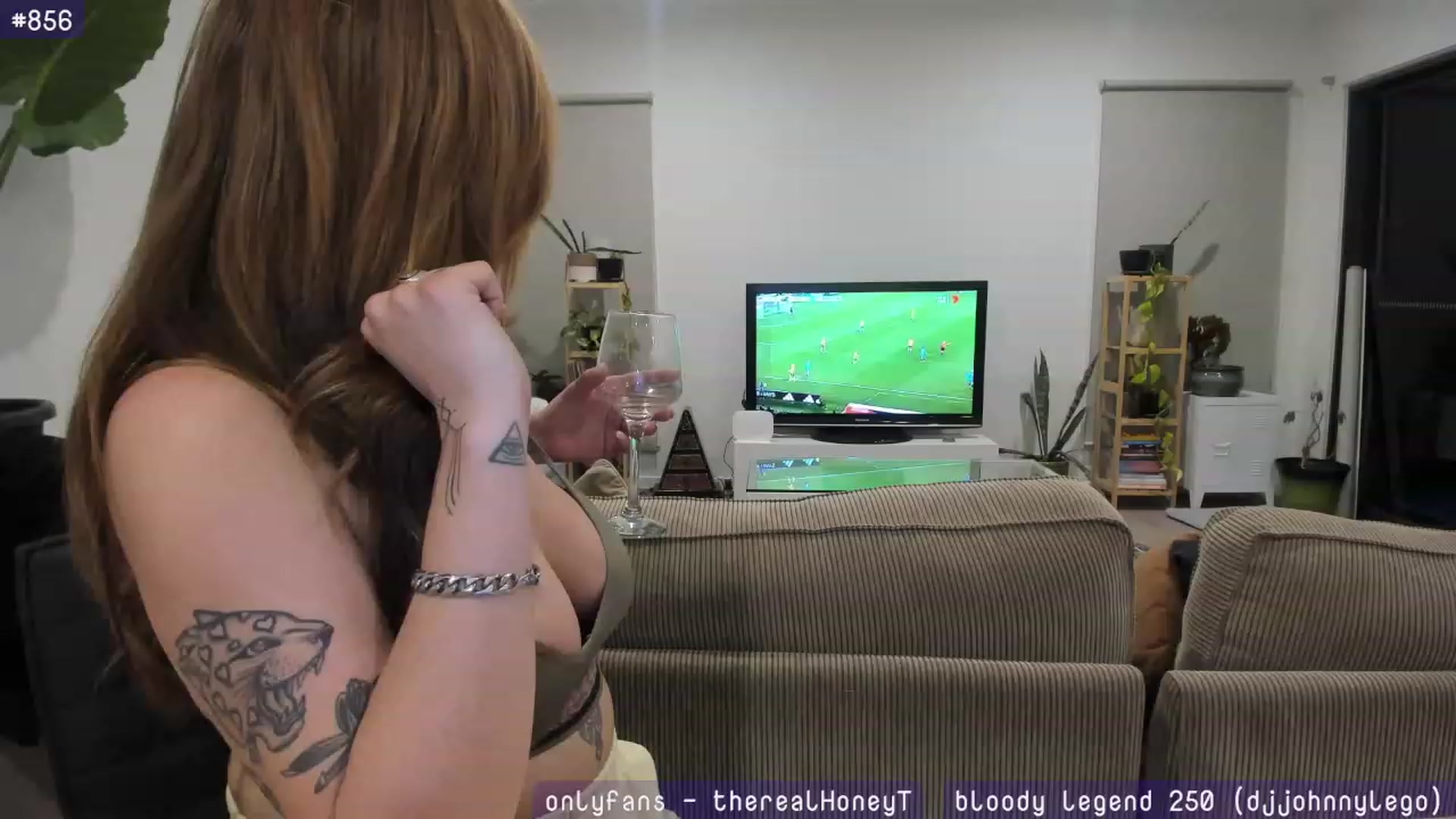 Gallery image thumbnail from HoneyTits_'s myfreecams stream on, 08/16/2023, 11:02 image 16 of 20