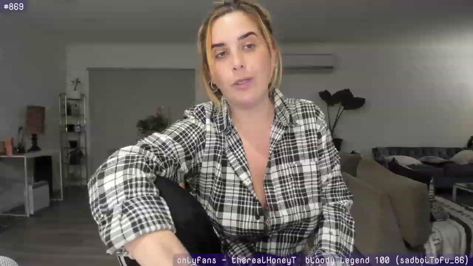 Gallery image thumbnail from HoneyTits_'s myfreecams stream on, 08/17/2023, 11:24 image 9 of 20