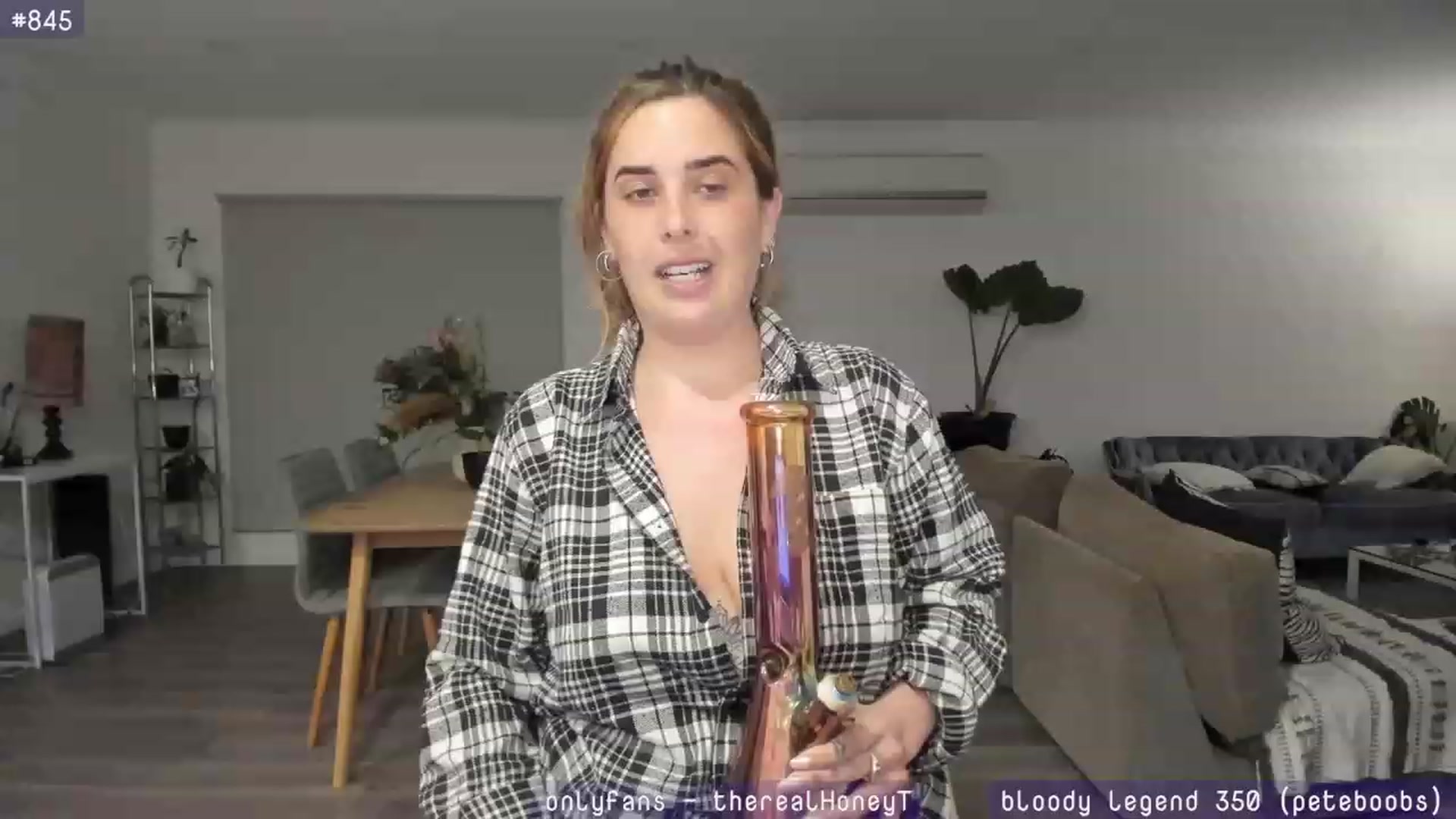 Gallery image thumbnail from HoneyTits_'s myfreecams stream on, 08/17/2023, 12:30 image 16 of 20