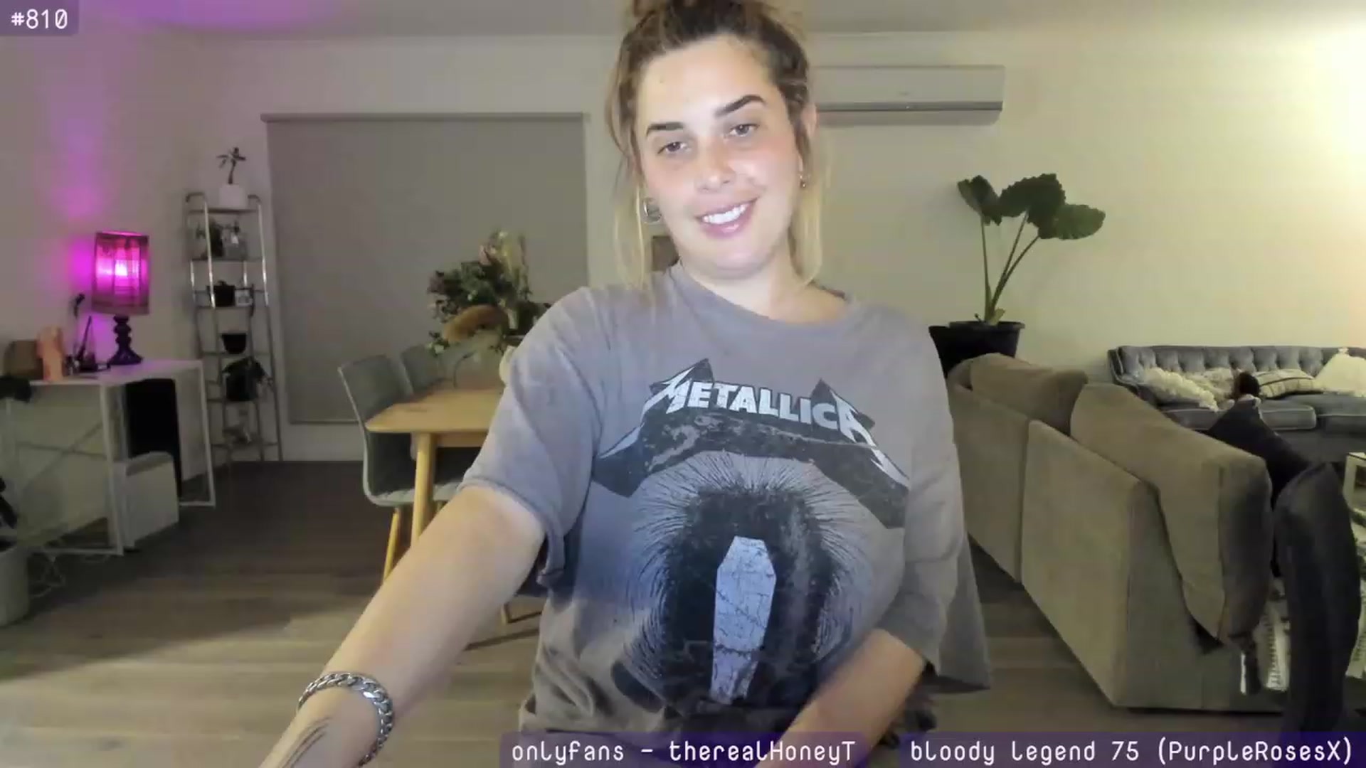 Gallery image thumbnail from HoneyTits_'s myfreecams stream on, 08/19/2023, 10:06 image 10 of 20