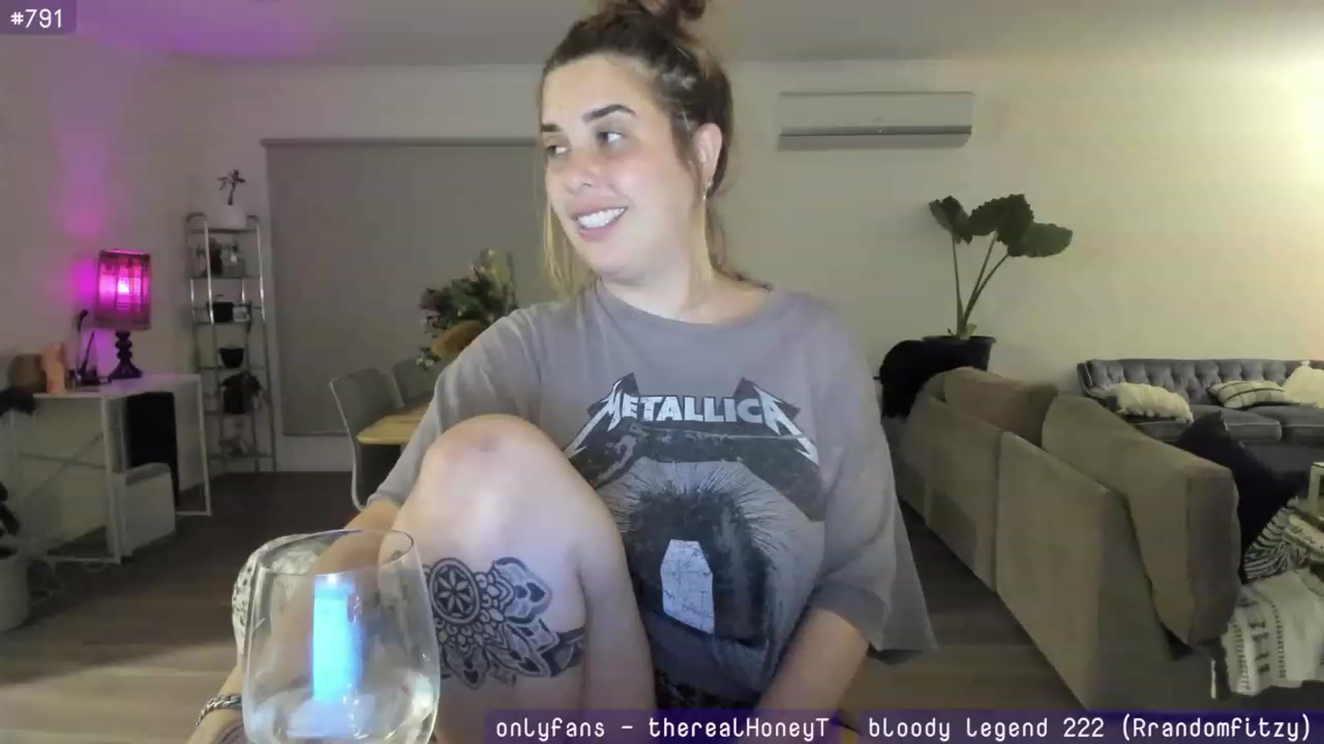 Gallery image thumbnail from HoneyTits_'s myfreecams stream on, 08/19/2023, 12:44 image 3 of 20