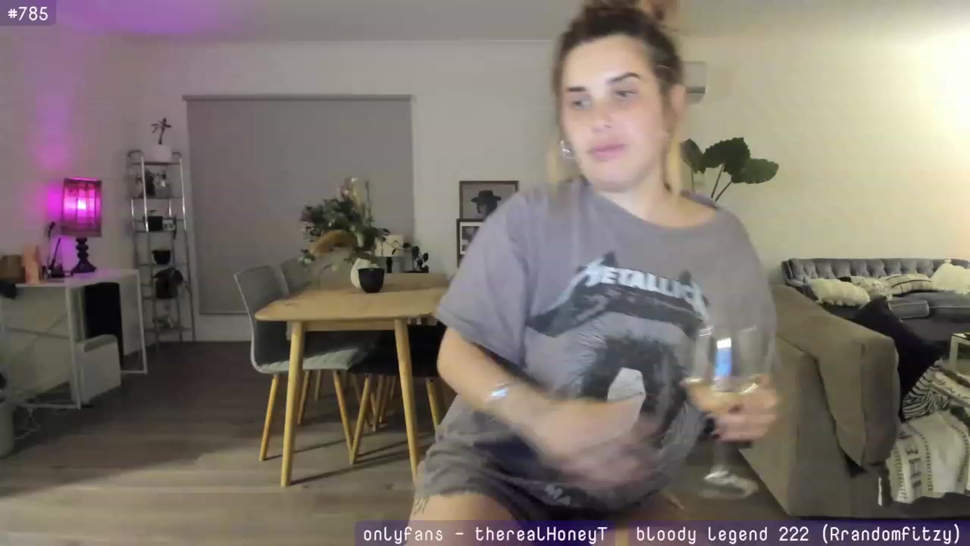 Gallery image thumbnail from HoneyTits_'s myfreecams stream on, 08/19/2023, 12:44 image 11 of 20