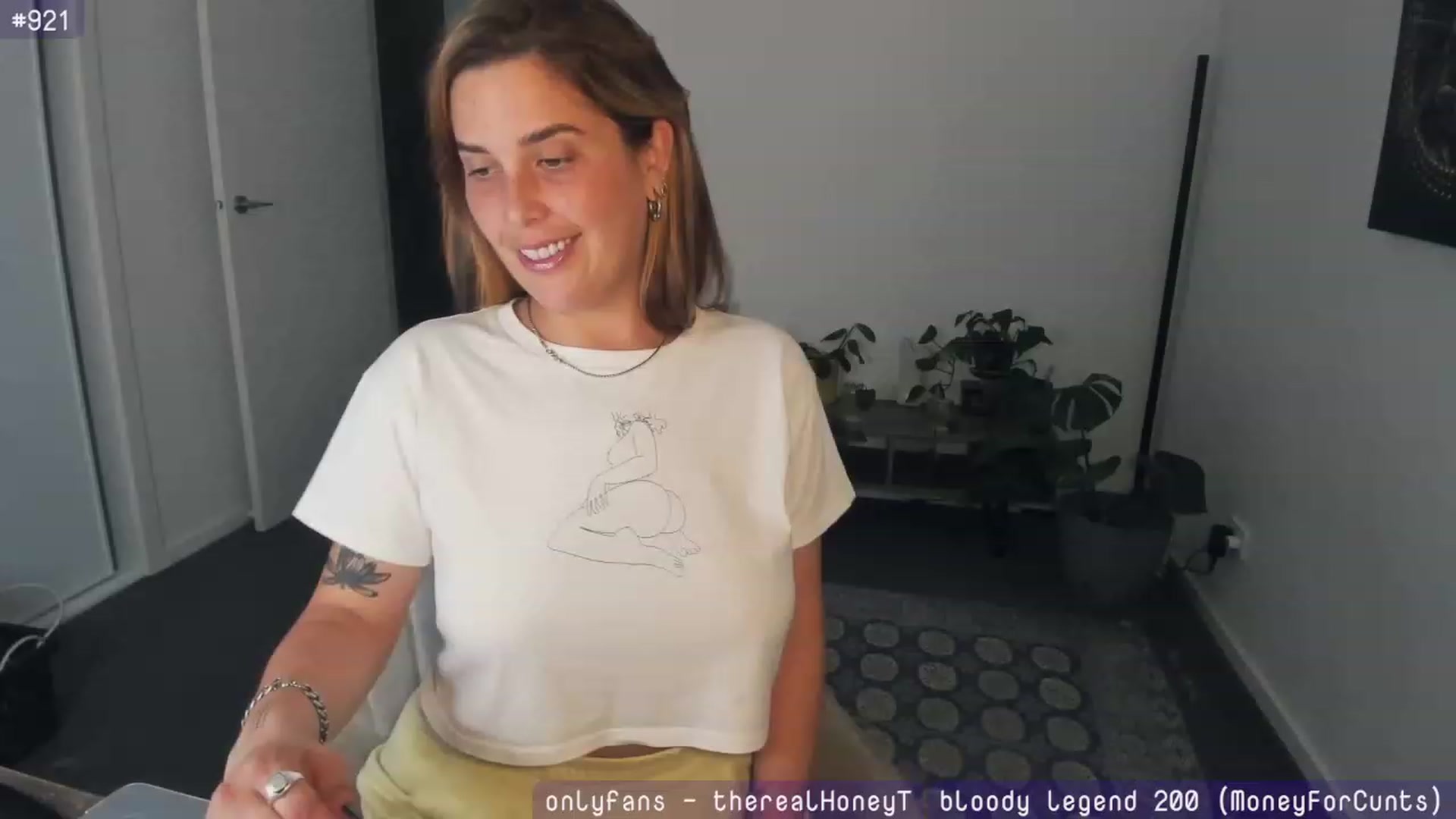 Gallery image thumbnail from HoneyTits_'s myfreecams stream on, 08/30/2023, 10:40 image 4 of 20