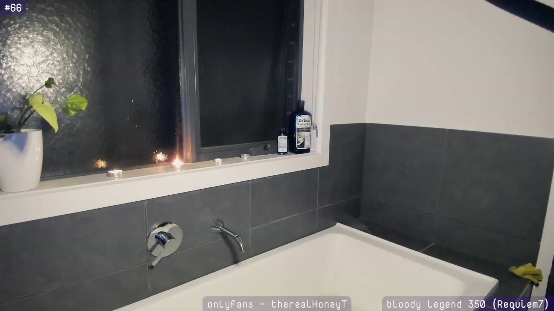 Gallery image thumbnail from HoneyTits_'s myfreecams stream on, 09/01/2023, 12:31 image 10 of 20
