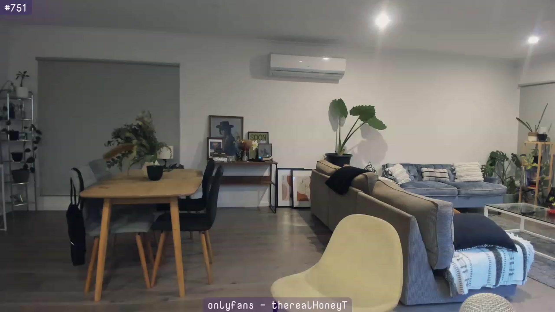 Gallery image thumbnail from HoneyTits_'s myfreecams stream on, 09/04/2023, 07:47 image 5 of 20