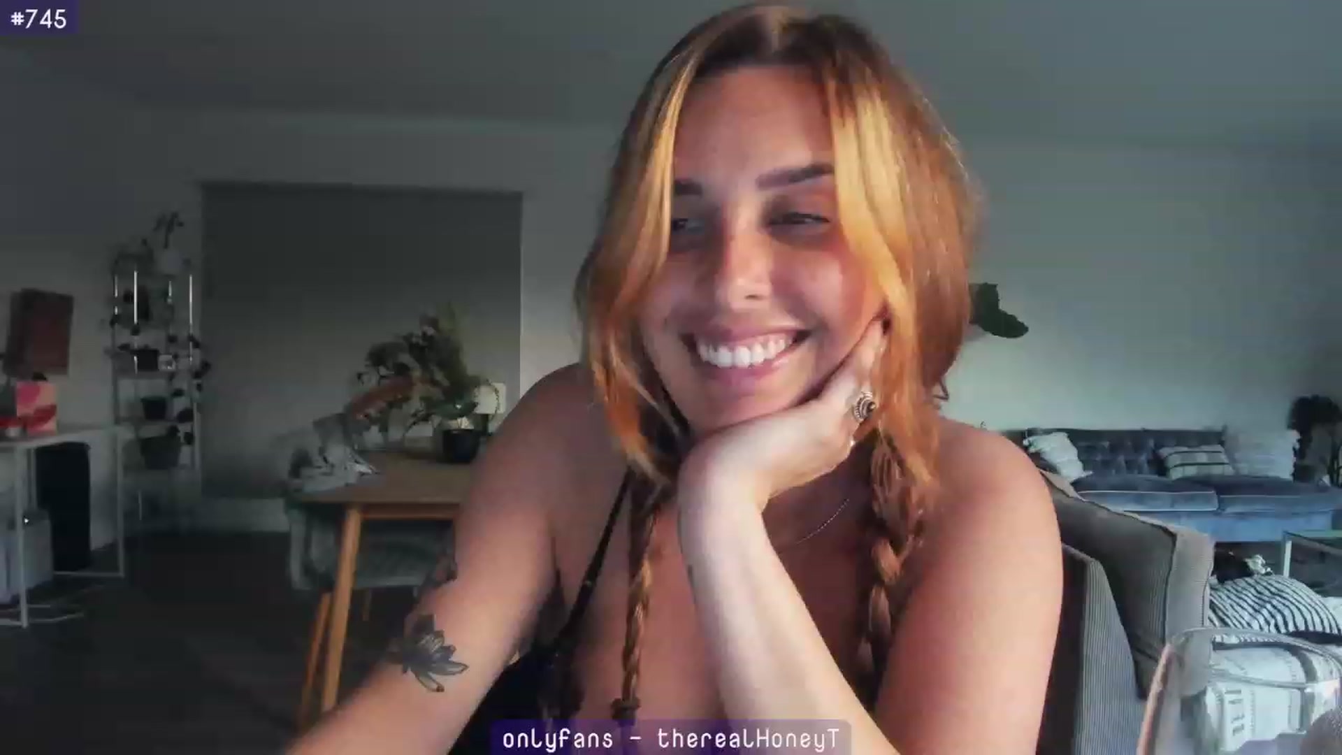Gallery image thumbnail from HoneyTits_'s myfreecams stream on, 09/05/2023, 08:01 image 17 of 20