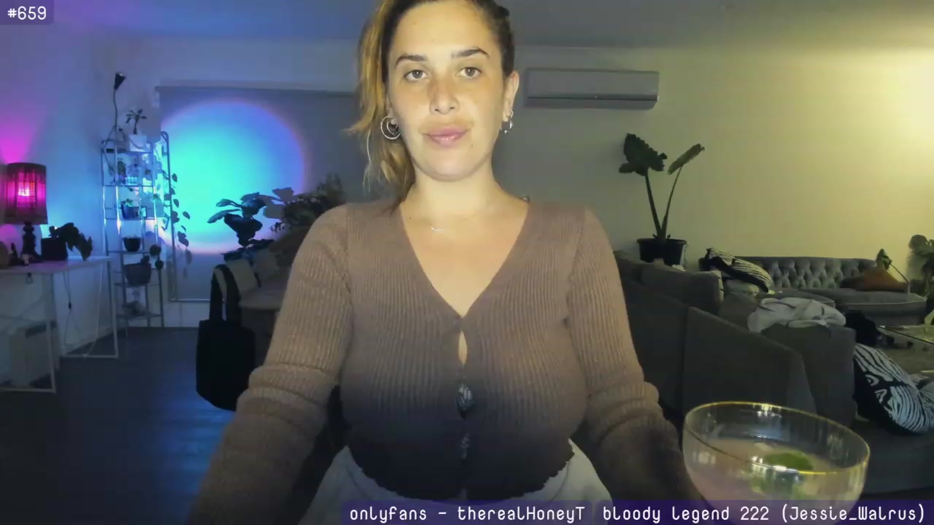 Gallery image thumbnail from HoneyTits_'s myfreecams stream on, 09/18/2023, 08:47 image 15 of 20