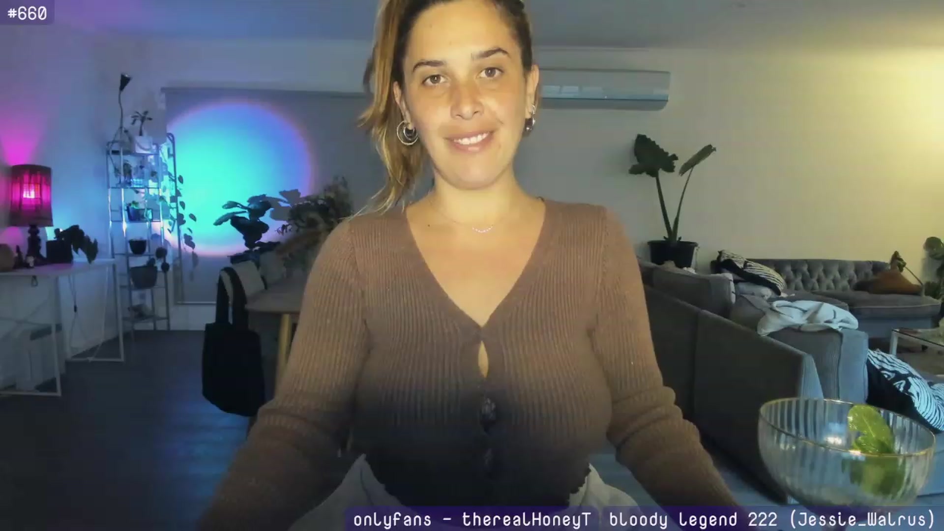 Gallery image thumbnail from HoneyTits_'s myfreecams stream on, 09/18/2023, 08:47 image 8 of 20