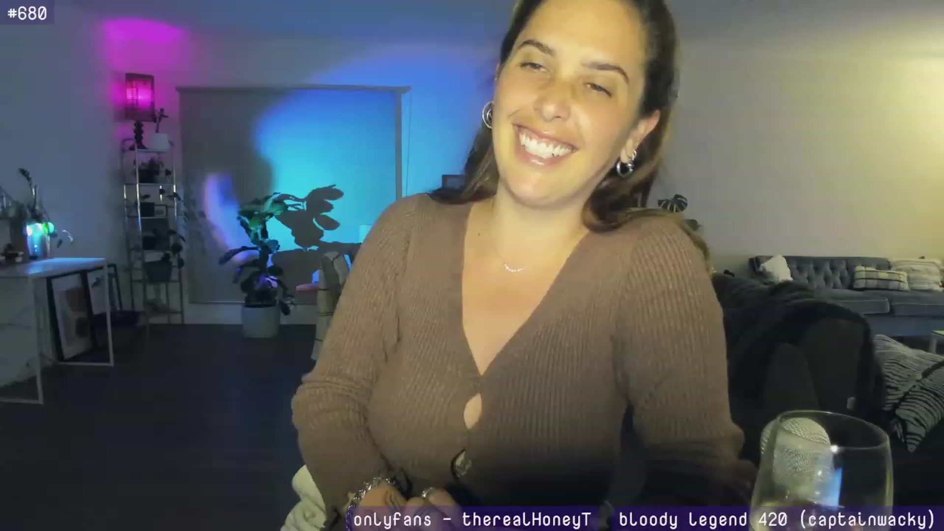 Gallery image thumbnail from HoneyTits_'s myfreecams stream on, 09/28/2023, 10:59 image 18 of 20