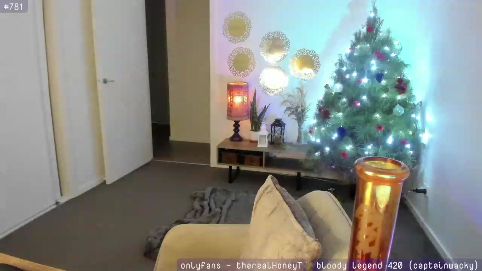 Gallery image thumbnail from HoneyTits_'s myfreecams stream on, 12/18/2023, 09:29 image 10 of 20