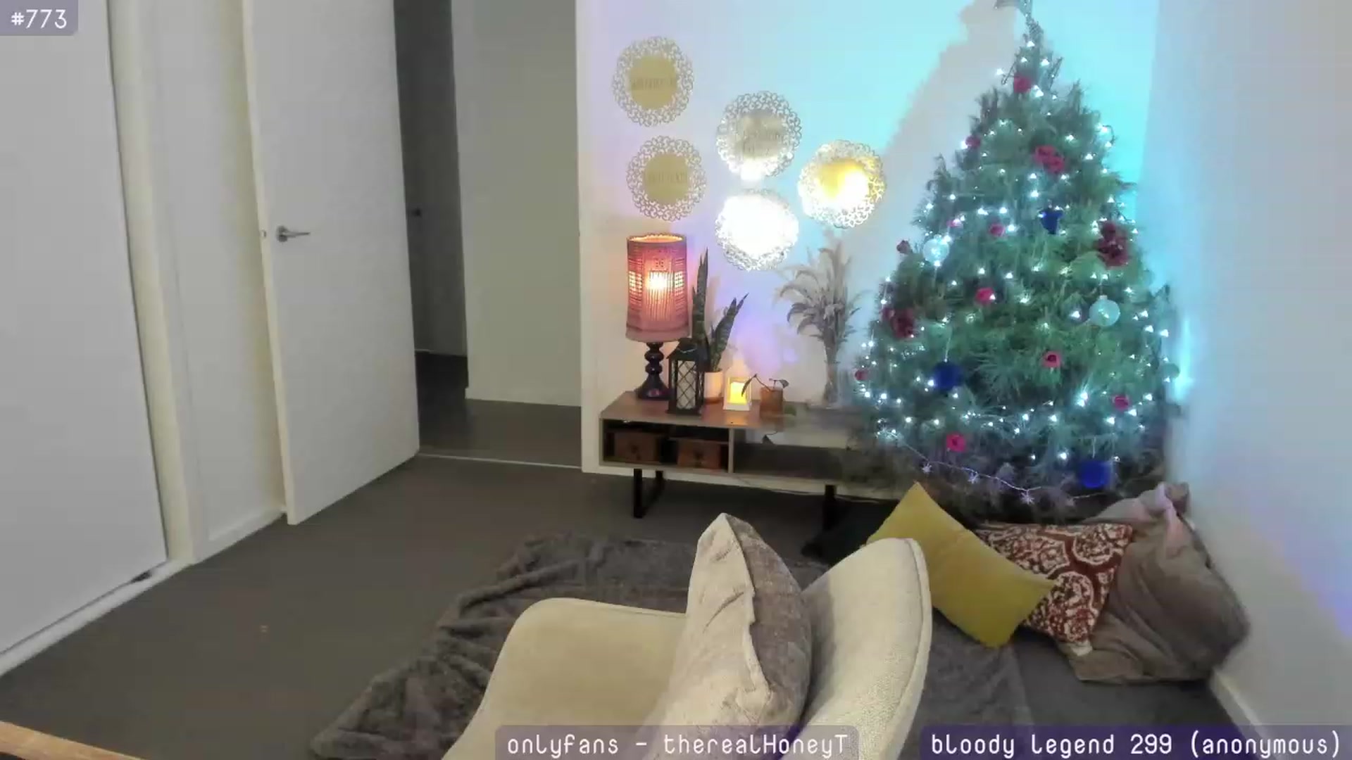 Gallery image thumbnail from HoneyTits_'s myfreecams stream on, 12/20/2023, 10:17 image 8 of 20