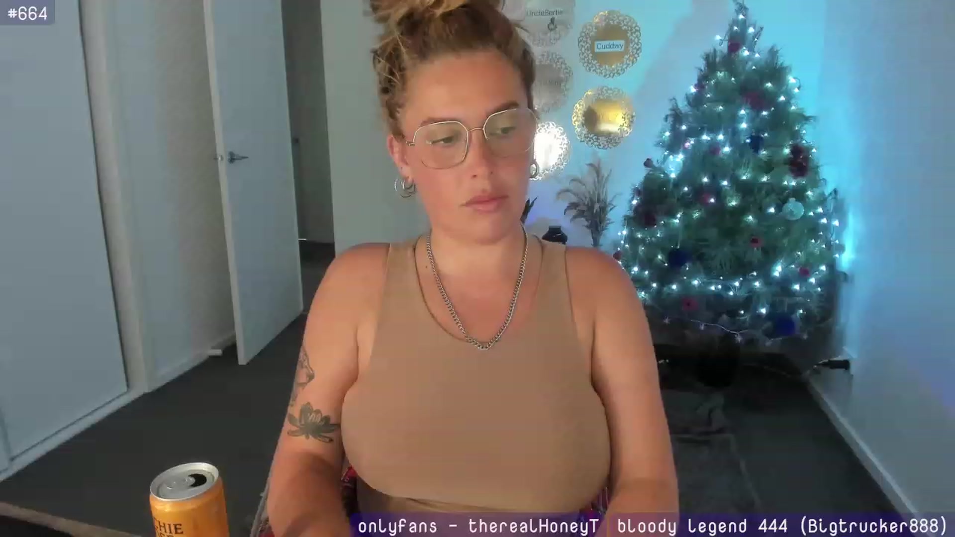 Gallery image thumbnail from HoneyTits_'s myfreecams stream on, 12/27/2023, 05:28 image 12 of 20