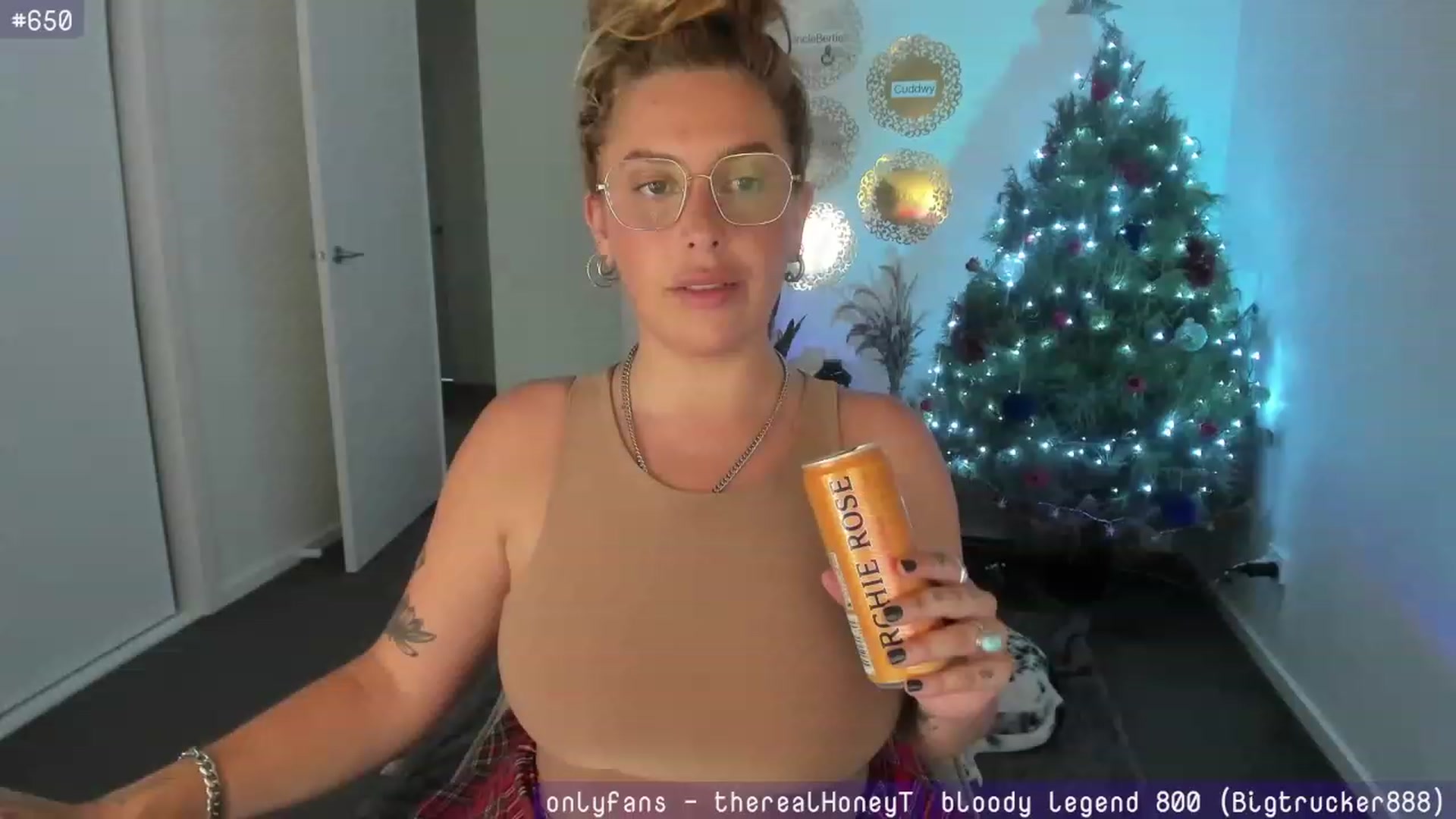 Gallery image thumbnail from HoneyTits_'s myfreecams stream on, 12/27/2023, 06:51 image 7 of 20
