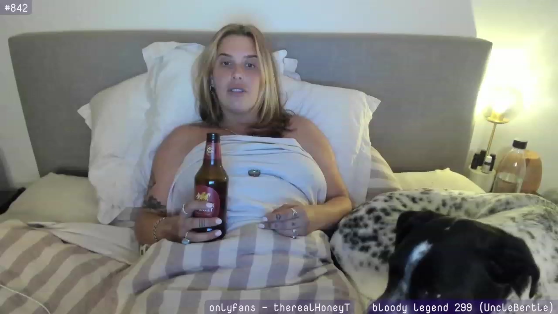 Gallery image thumbnail from HoneyTits_'s myfreecams stream on, 01/13/2024, 09:53 image 4 of 20