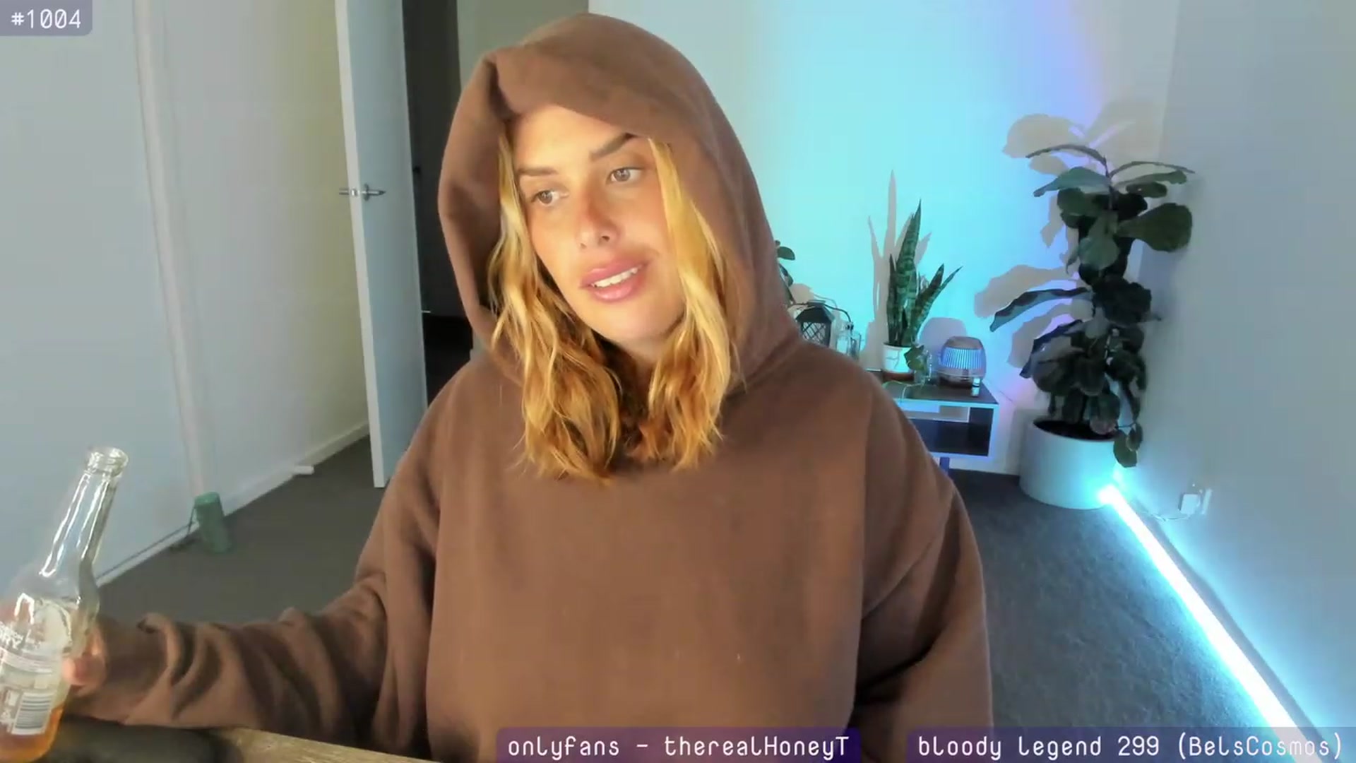 Gallery image thumbnail from HoneyTits_'s myfreecams stream on, 01/25/2024, 08:35 image 12 of 20