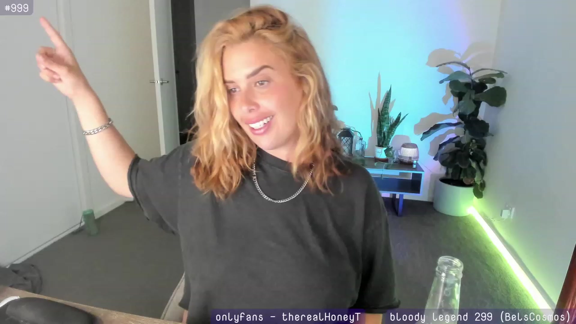 Gallery image thumbnail from HoneyTits_'s myfreecams stream on, 01/25/2024, 08:35 image 15 of 20