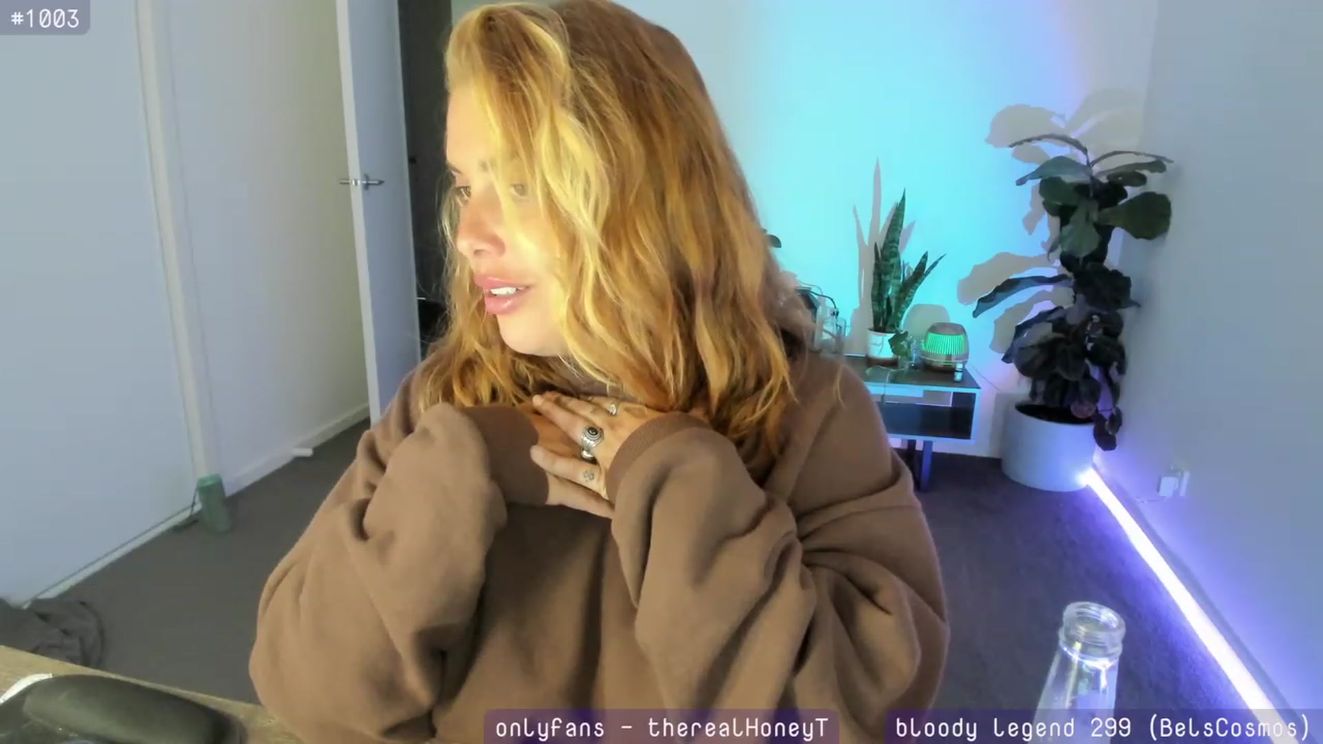 Gallery image thumbnail from HoneyTits_'s myfreecams stream on, 01/25/2024, 08:35 image 9 of 20