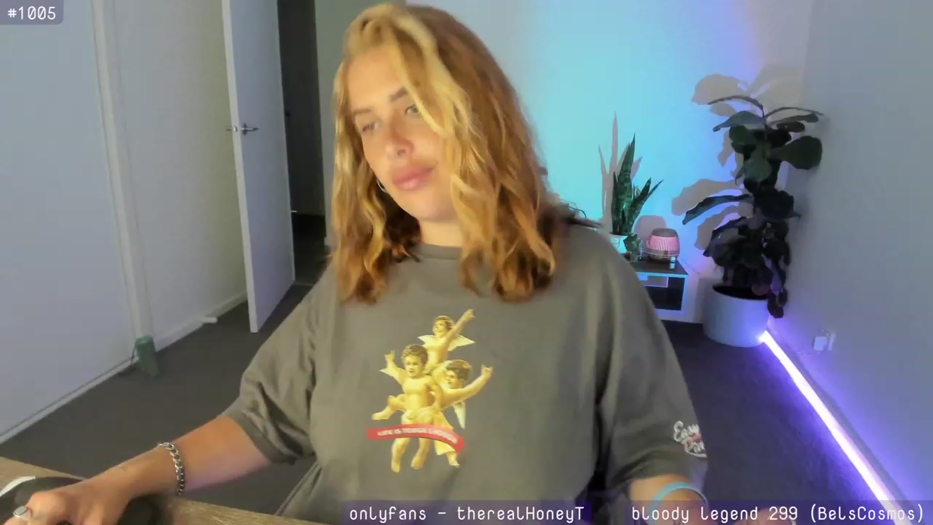 Gallery image thumbnail from HoneyTits_'s myfreecams stream on, 01/25/2024, 08:35 image 5 of 20