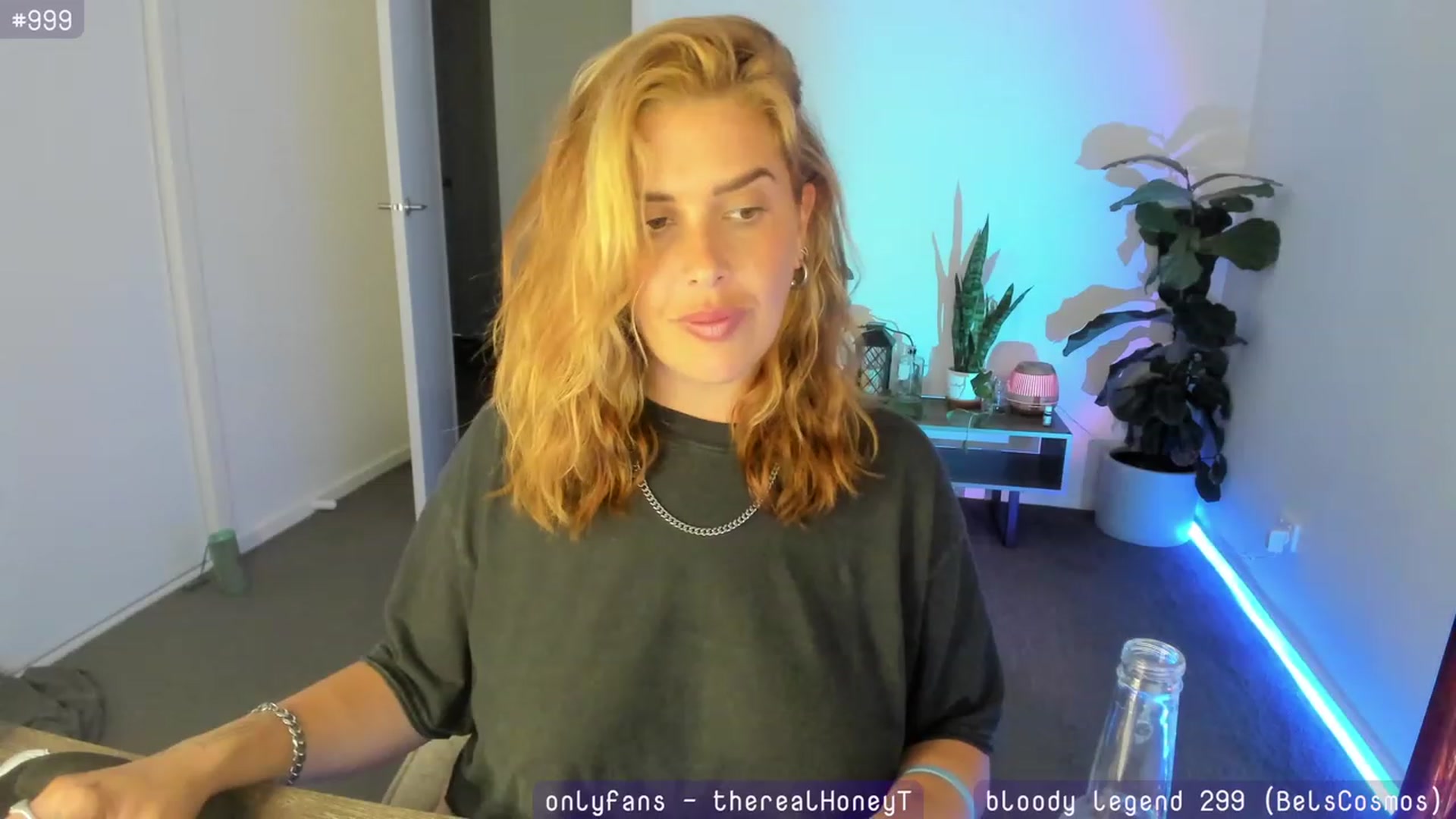 Gallery image thumbnail from HoneyTits_'s myfreecams stream on, 01/25/2024, 08:35 image 17 of 20