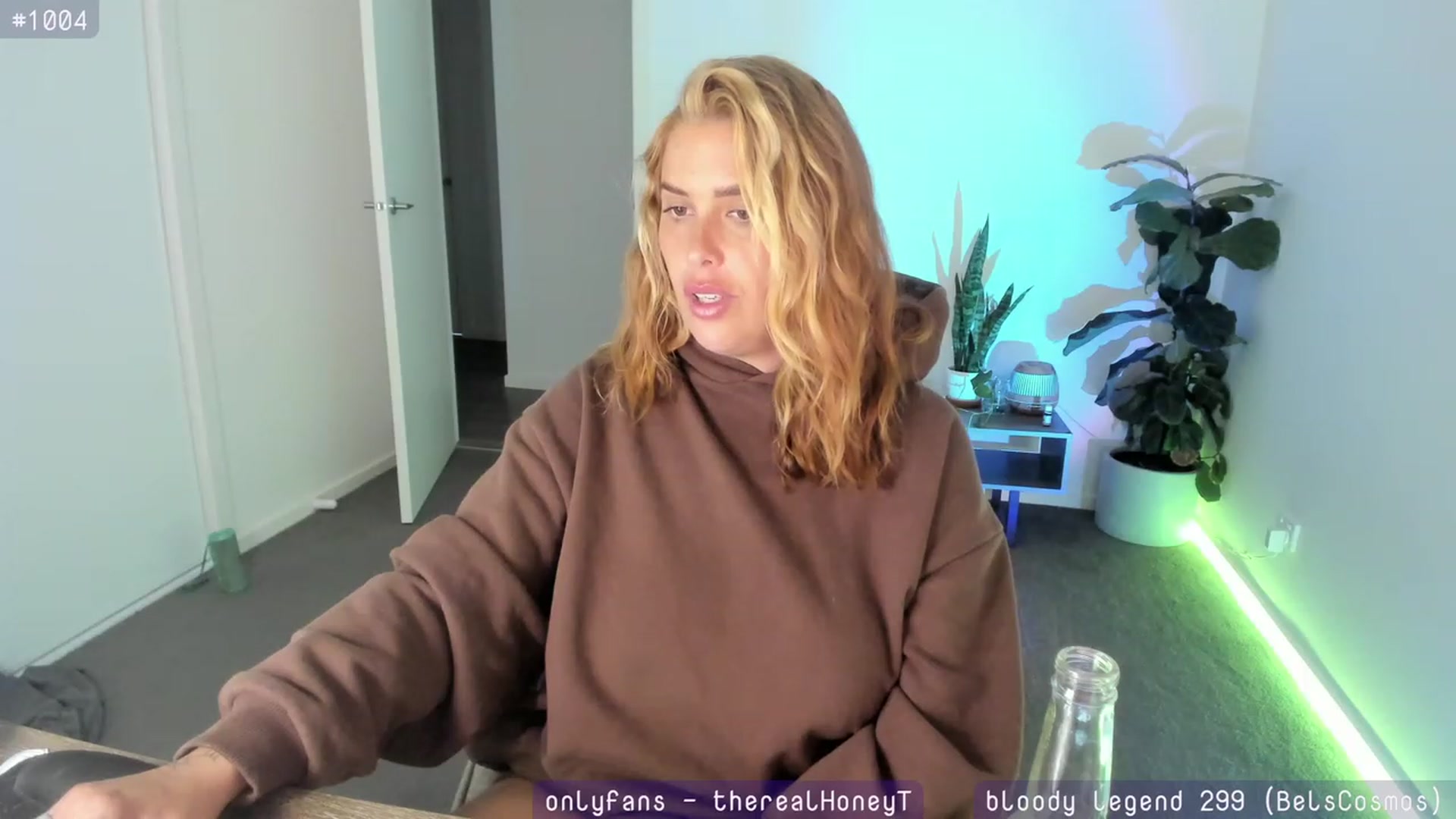 Gallery image thumbnail from HoneyTits_'s myfreecams stream on, 01/25/2024, 08:35 image 11 of 20
