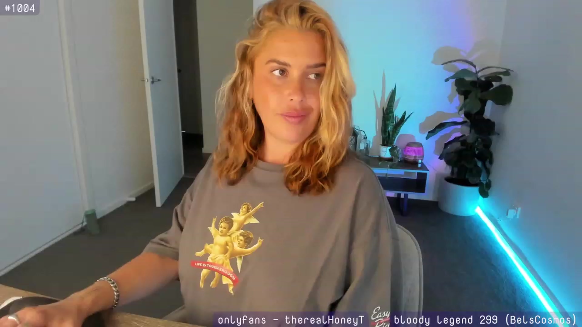 Gallery image thumbnail from HoneyTits_'s myfreecams stream on, 01/25/2024, 08:35 image 2 of 20