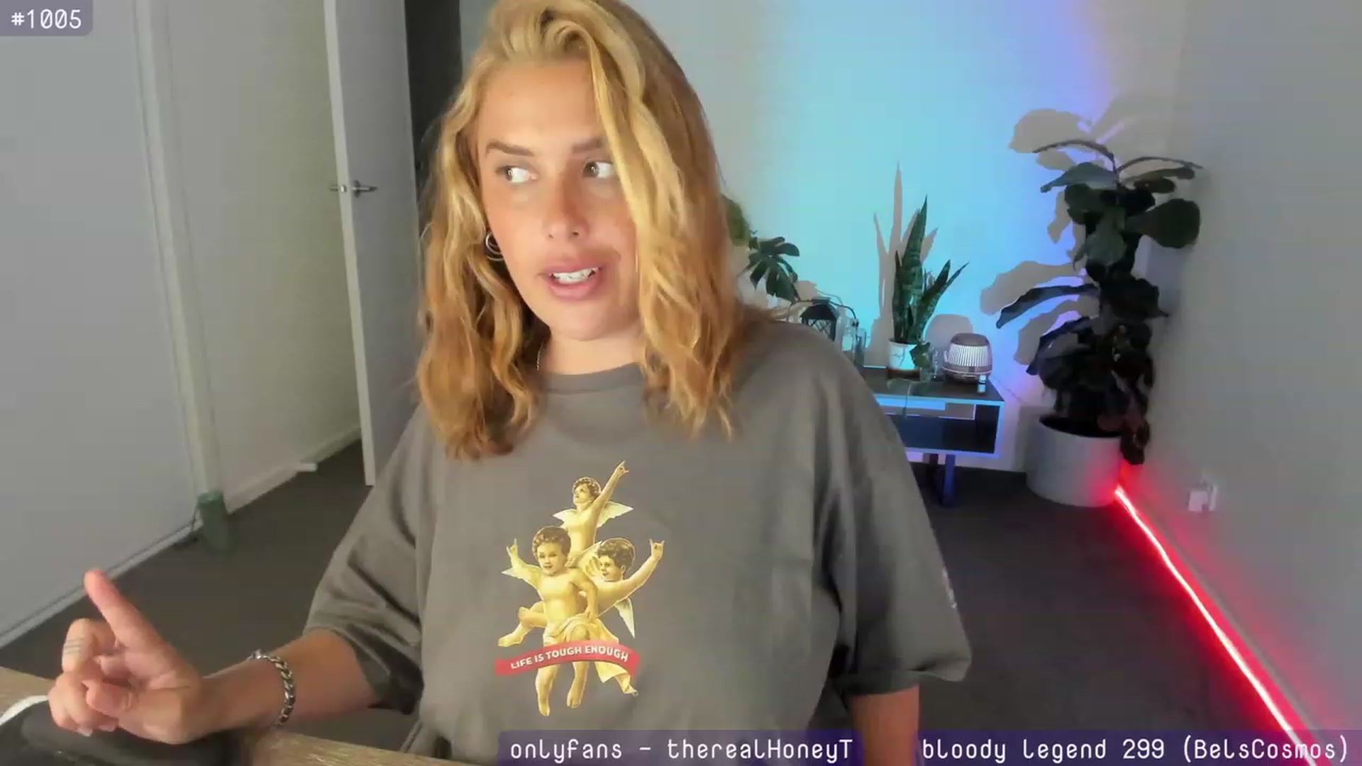 Gallery image thumbnail from HoneyTits_'s myfreecams stream on, 01/25/2024, 08:35 image 4 of 20