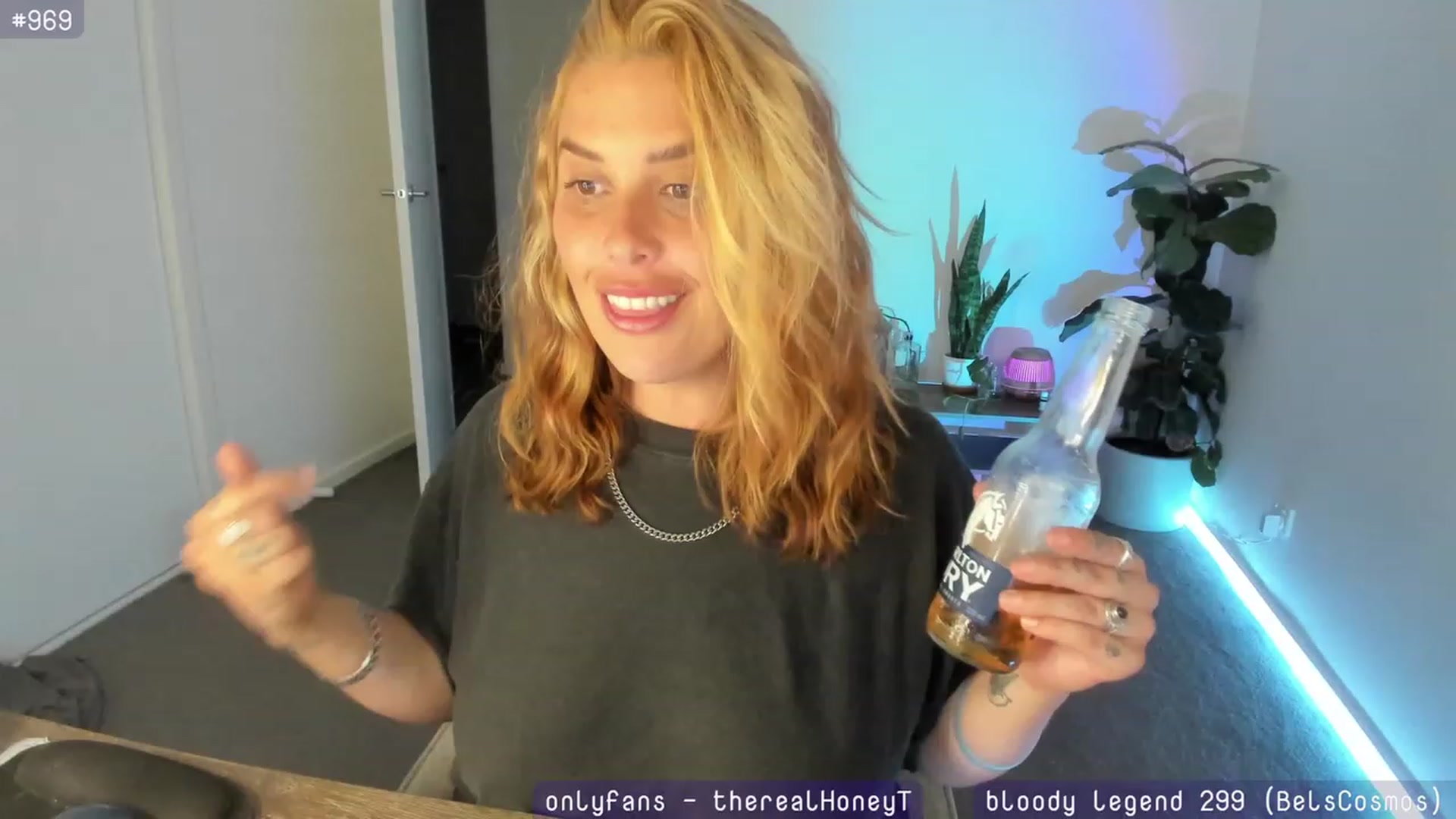 Gallery image thumbnail from HoneyTits_'s myfreecams stream on, 01/25/2024, 08:59 image 11 of 20