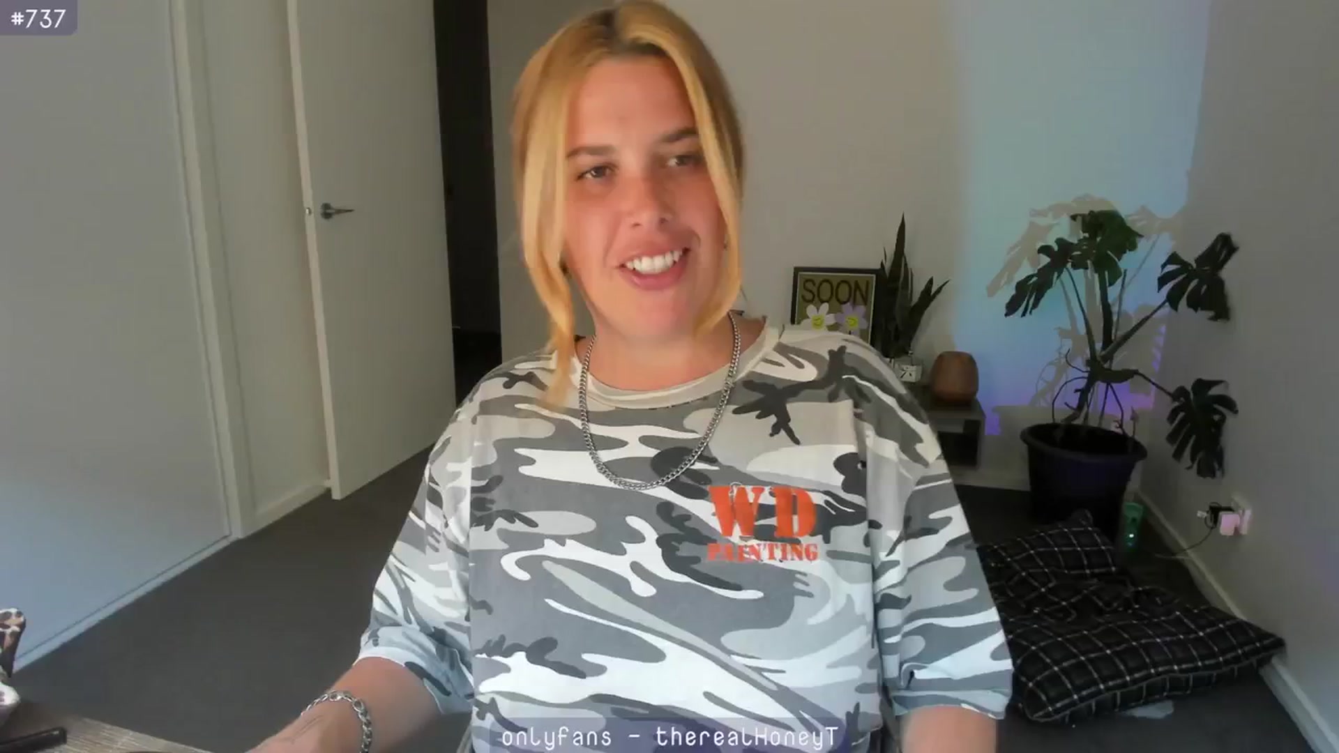 Gallery image thumbnail from HoneyTits_'s myfreecams stream on, 02/12/2024, 08:21 image 1 of 20
