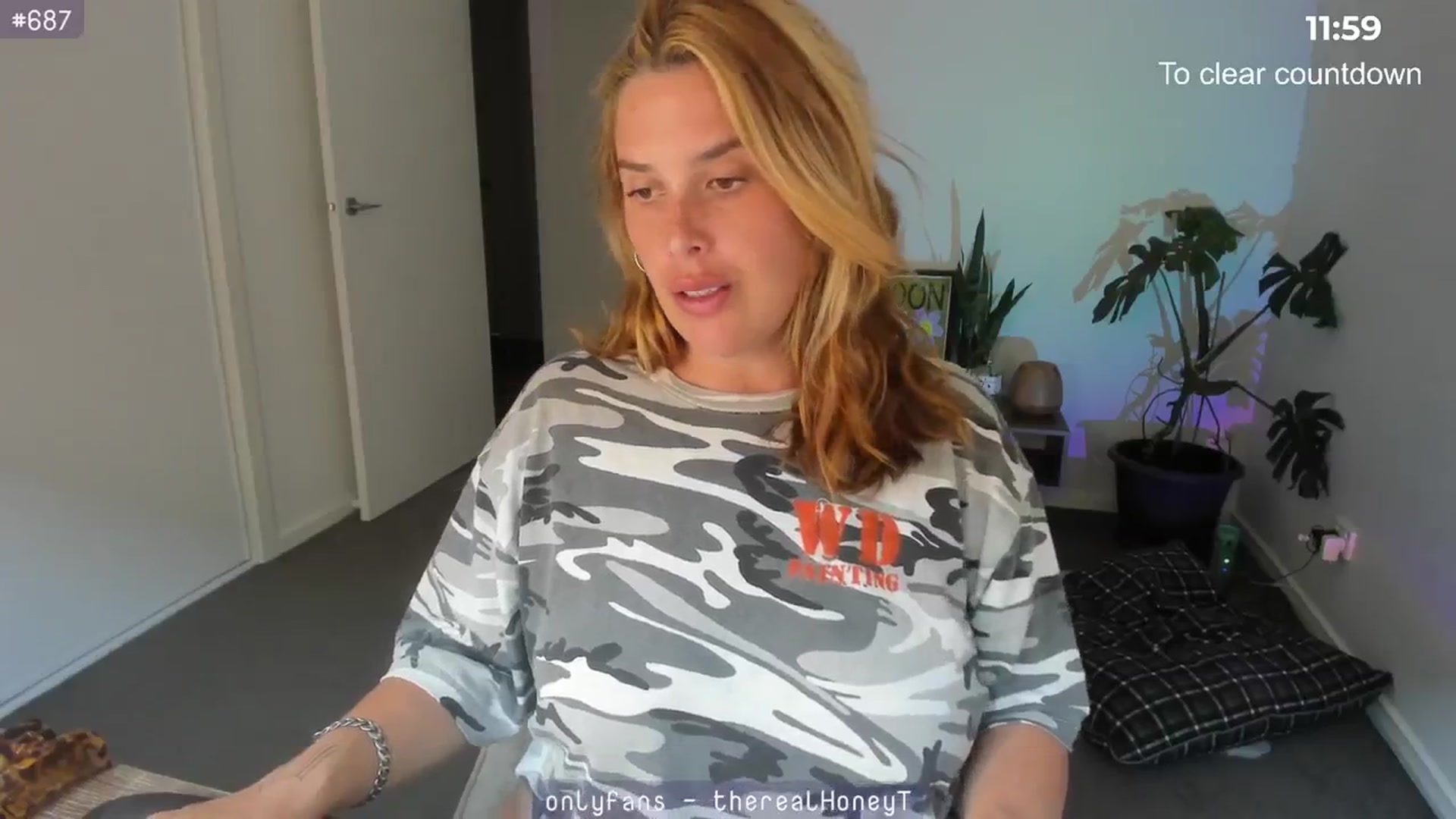 Gallery image thumbnail from HoneyTits_'s myfreecams stream on, 02/12/2024, 08:21 image 16 of 20