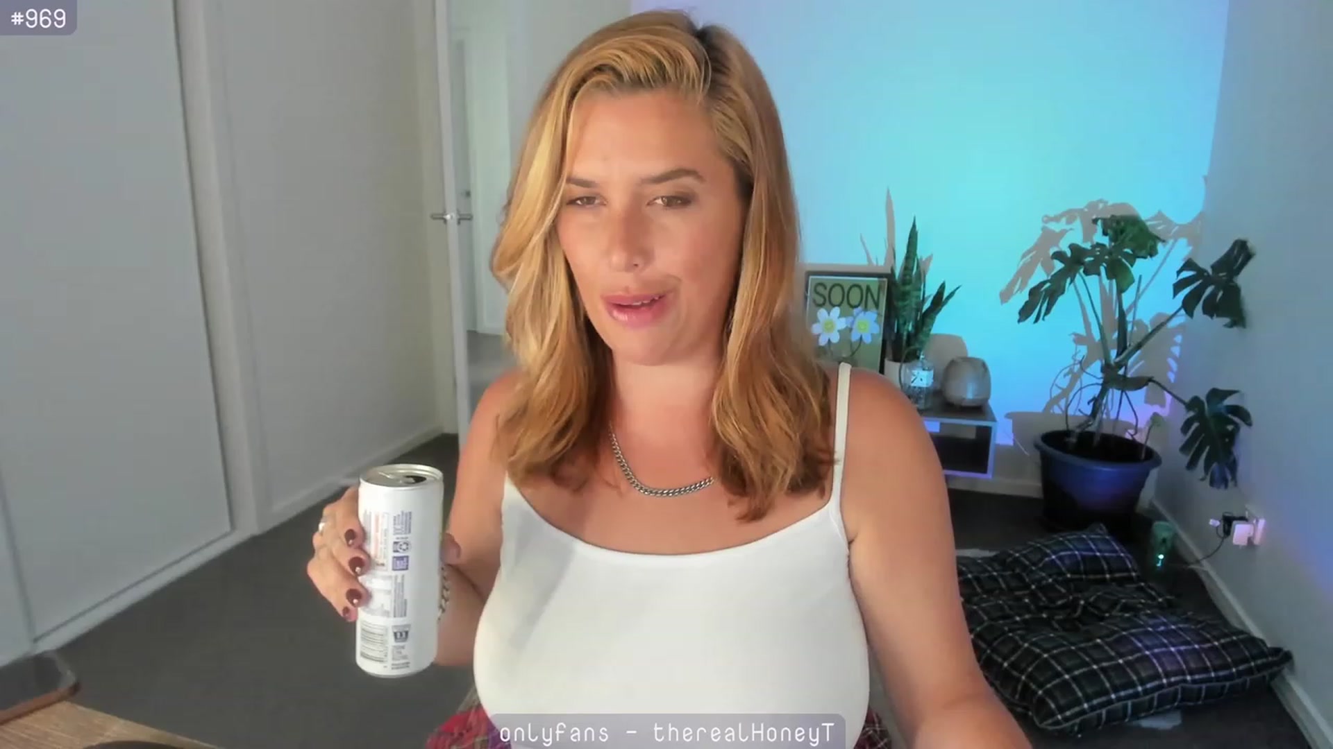 Gallery image thumbnail from HoneyTits_'s myfreecams stream on, 02/16/2024, 09:41 image 2 of 20