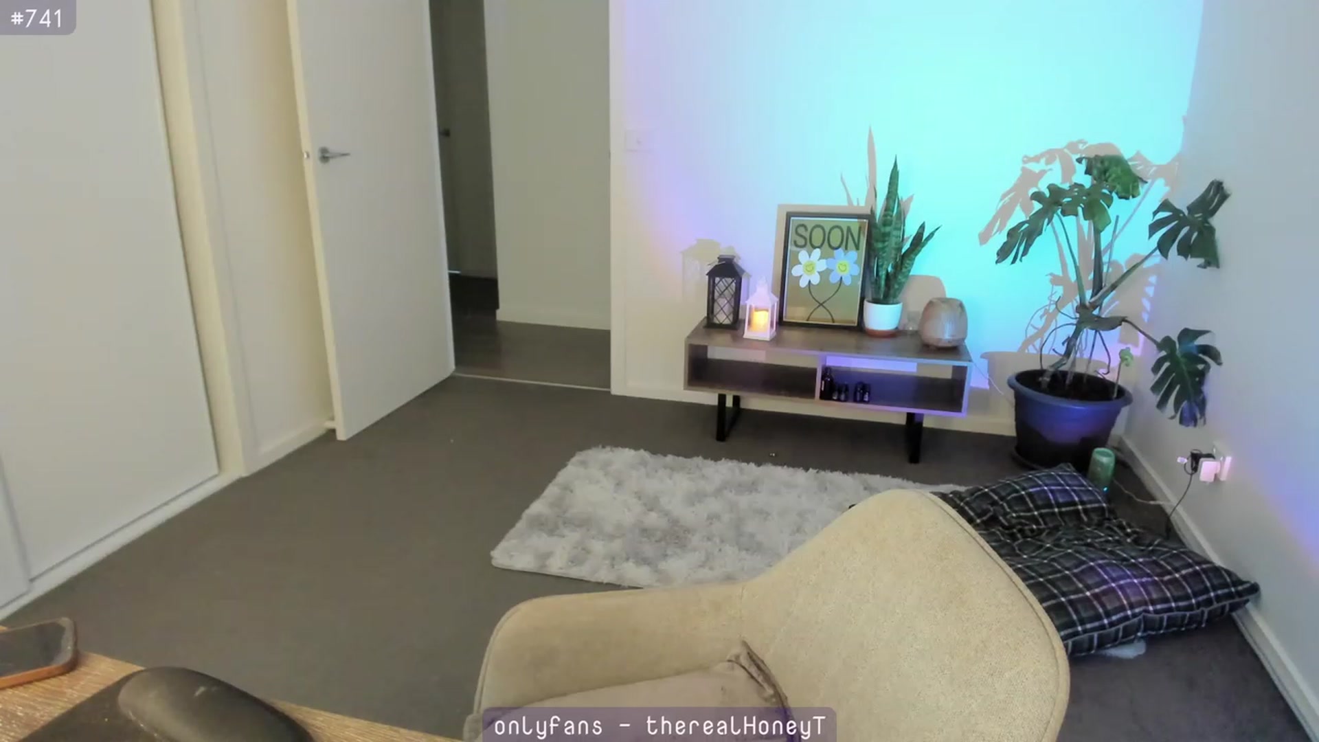 Gallery image thumbnail from HoneyTits_'s myfreecams stream on, 02/18/2024, 07:00 image 15 of 20
