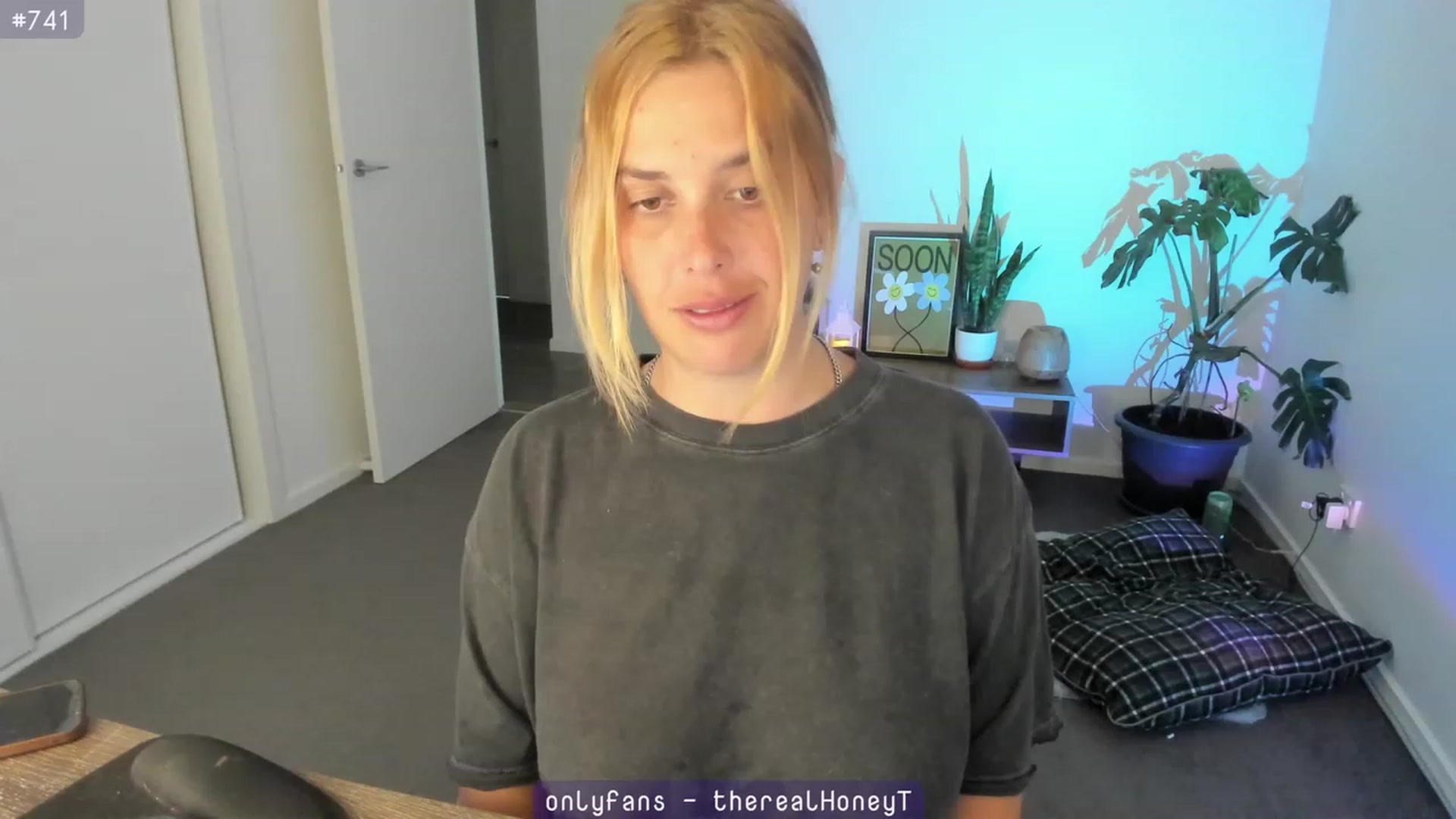 Gallery image thumbnail from HoneyTits_'s myfreecams stream on, 02/18/2024, 07:00 image 7 of 20