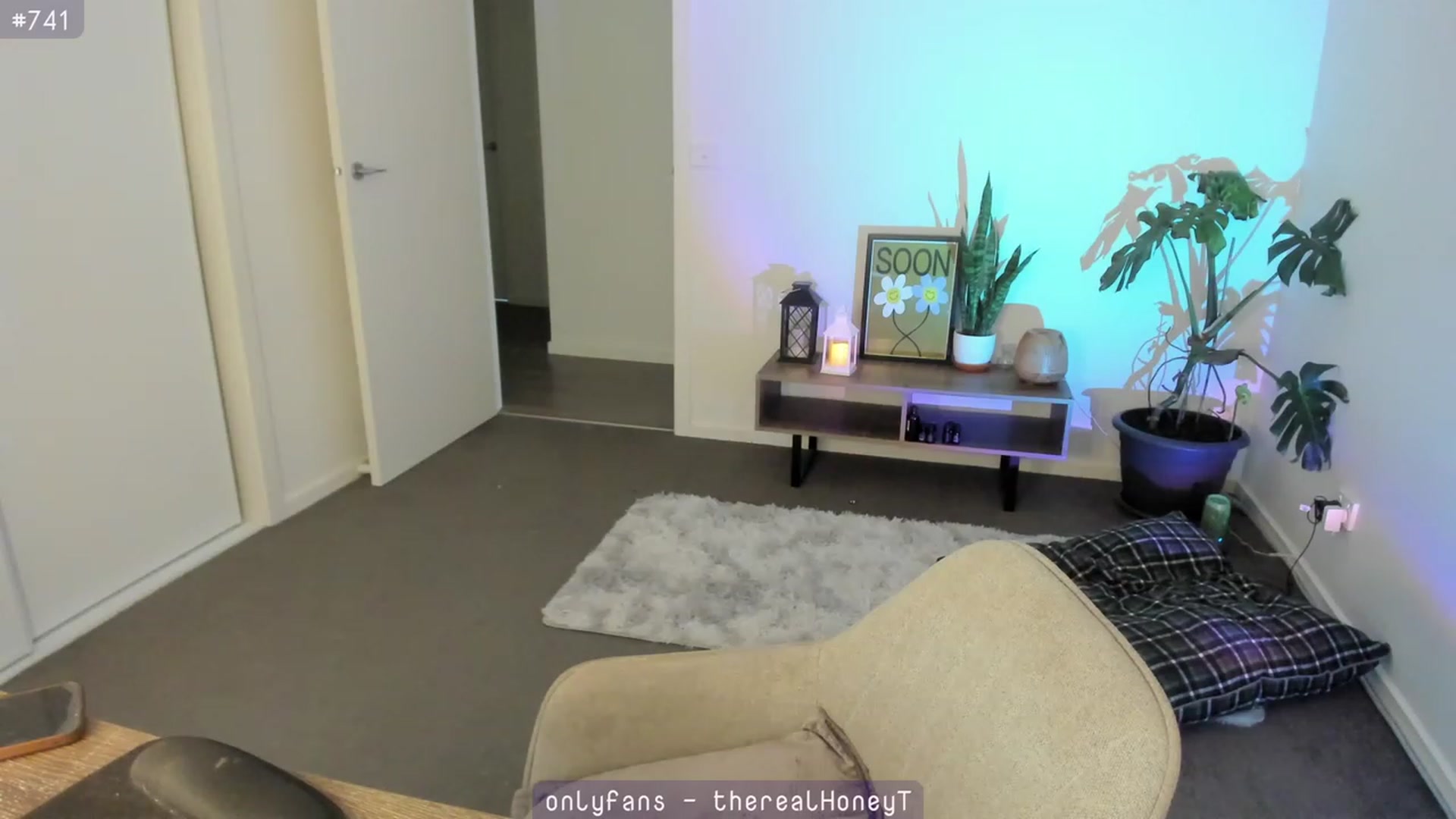 Gallery image thumbnail from HoneyTits_'s myfreecams stream on, 02/18/2024, 07:00 image 14 of 20