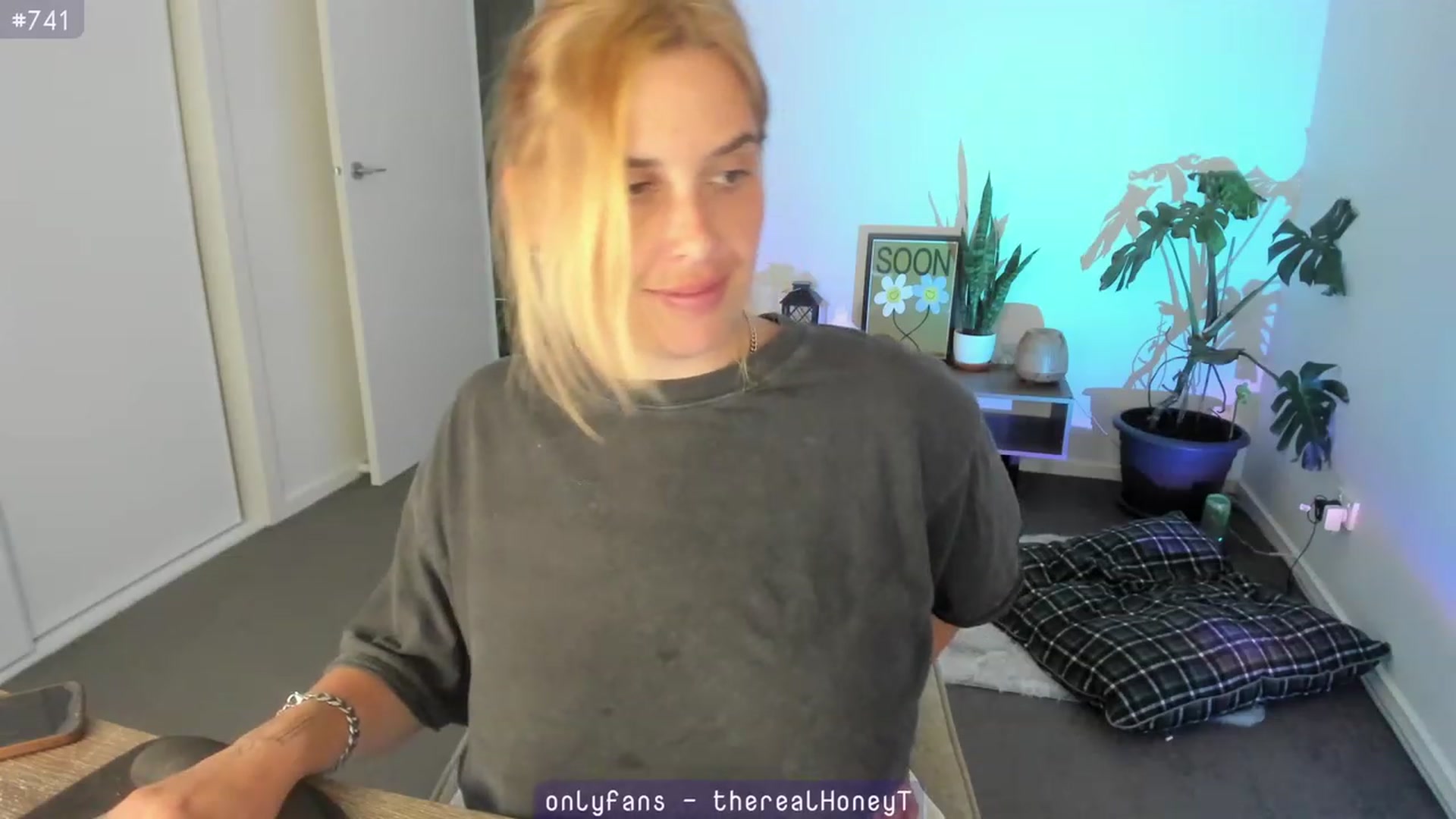 Gallery image thumbnail from HoneyTits_'s myfreecams stream on, 02/18/2024, 07:00 image 17 of 20