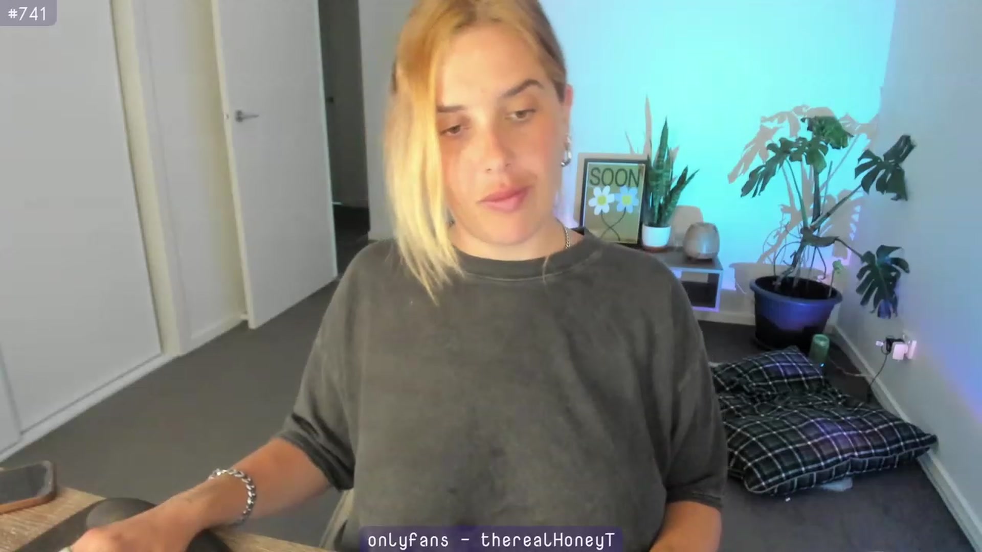Gallery image thumbnail from HoneyTits_'s myfreecams stream on, 02/18/2024, 07:00 image 20 of 20