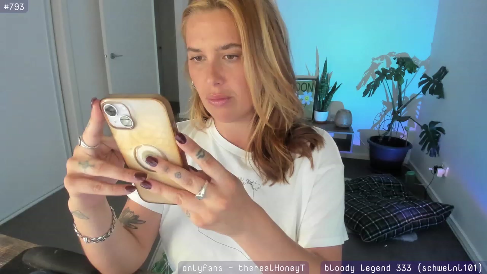 Gallery image thumbnail from HoneyTits_'s myfreecams stream on, 02/20/2024, 05:25 image 2 of 20