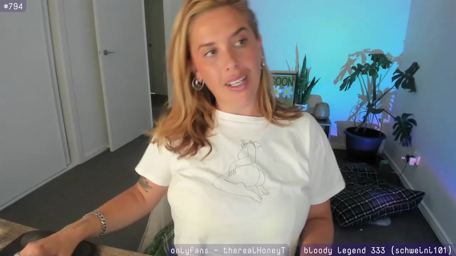 Gallery image thumbnail from HoneyTits_'s myfreecams stream on, 02/20/2024, 05:25 image 4 of 20