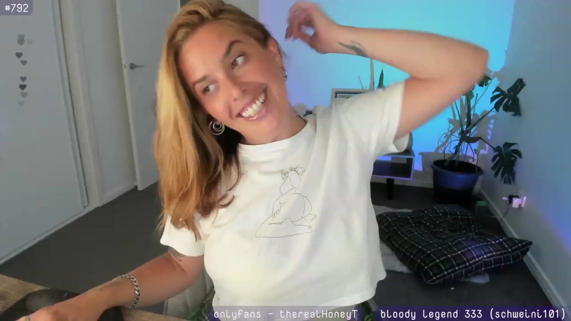 Gallery image thumbnail from HoneyTits_'s myfreecams stream on, 02/20/2024, 05:25 image 6 of 20