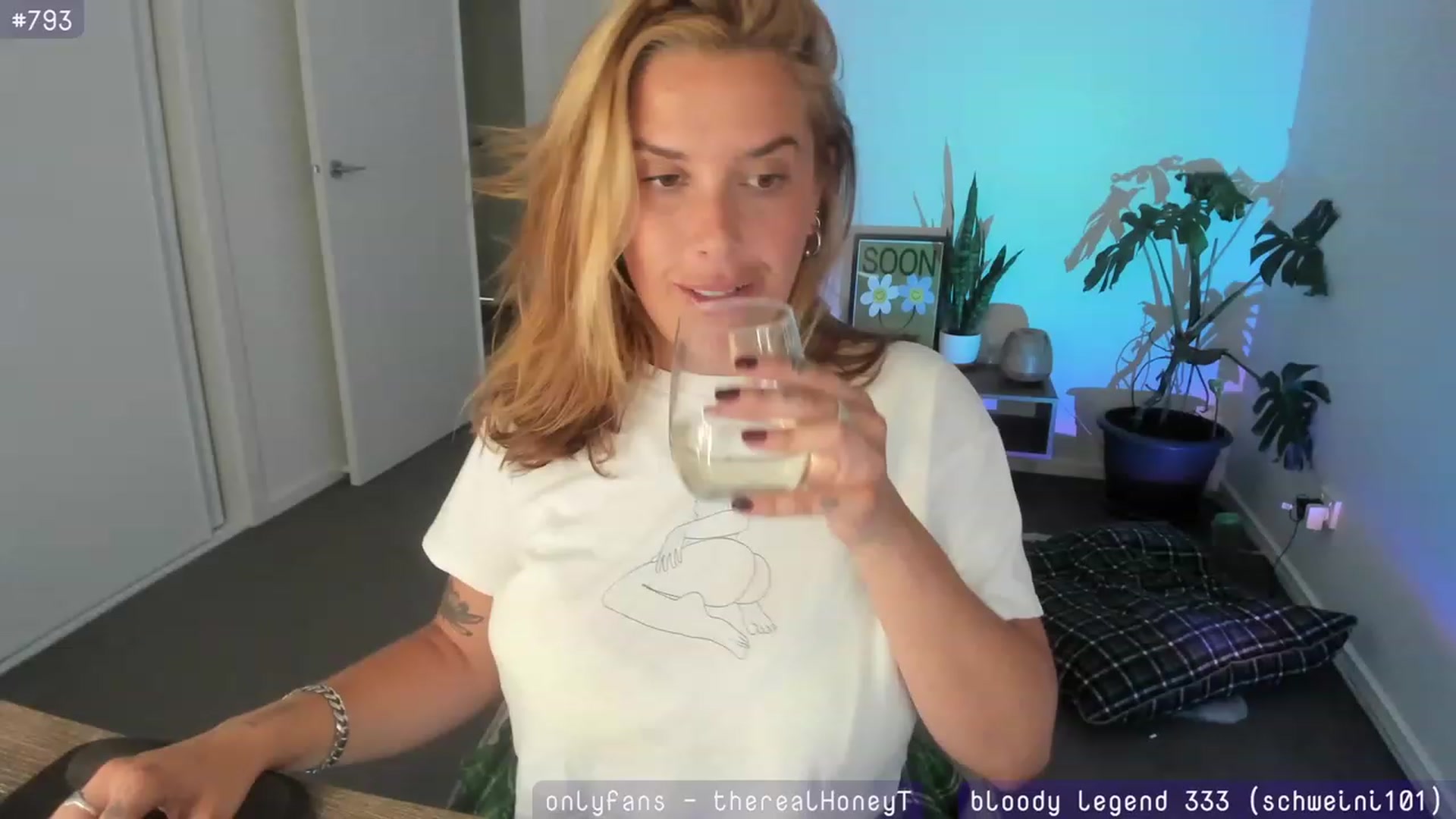 Gallery image thumbnail from HoneyTits_'s myfreecams stream on, 02/20/2024, 05:25 image 3 of 20