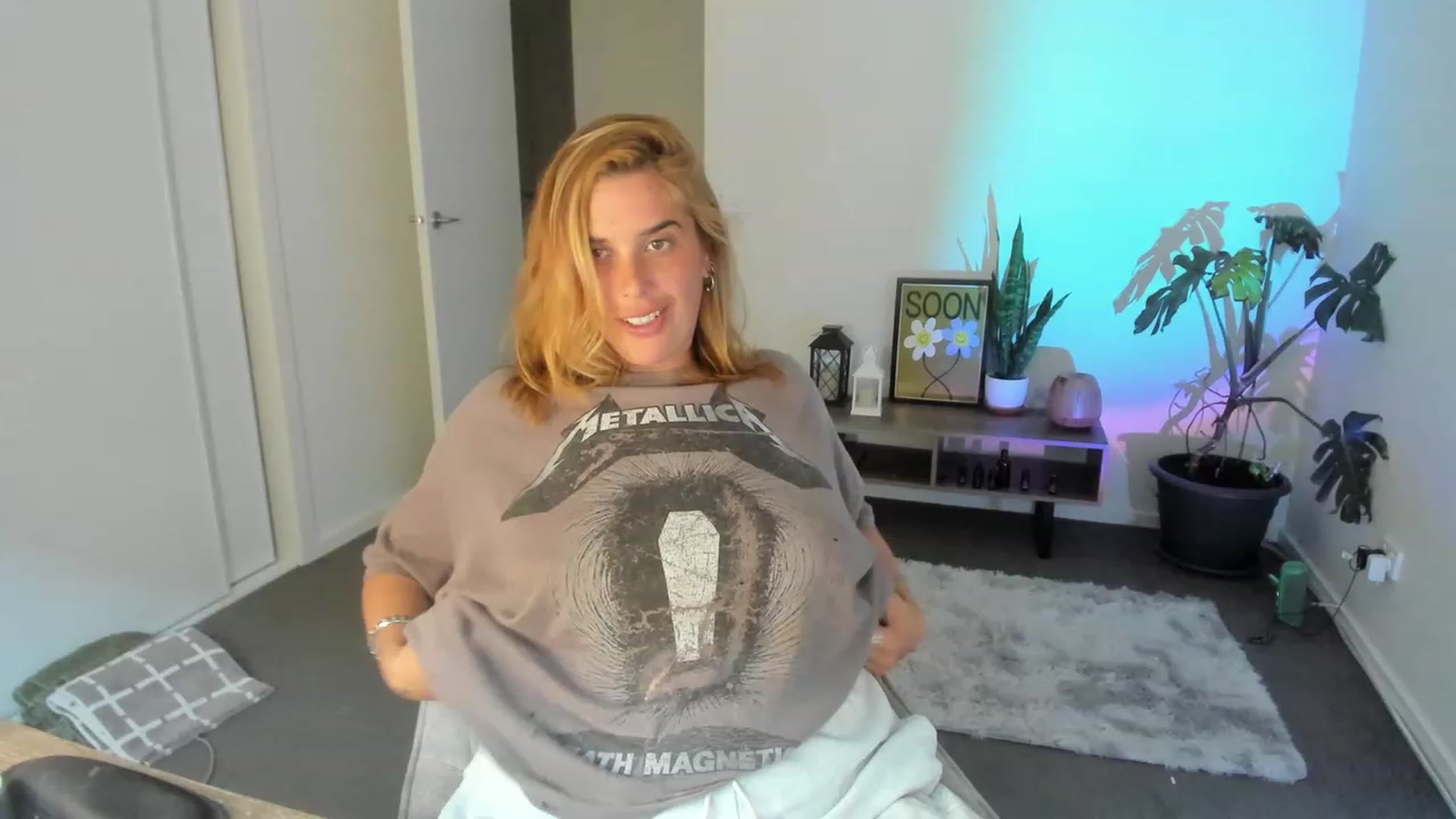 Gallery image thumbnail from HoneyTits_'s myfreecams stream on, 03/07/2024, 09:48 image 5 of 20