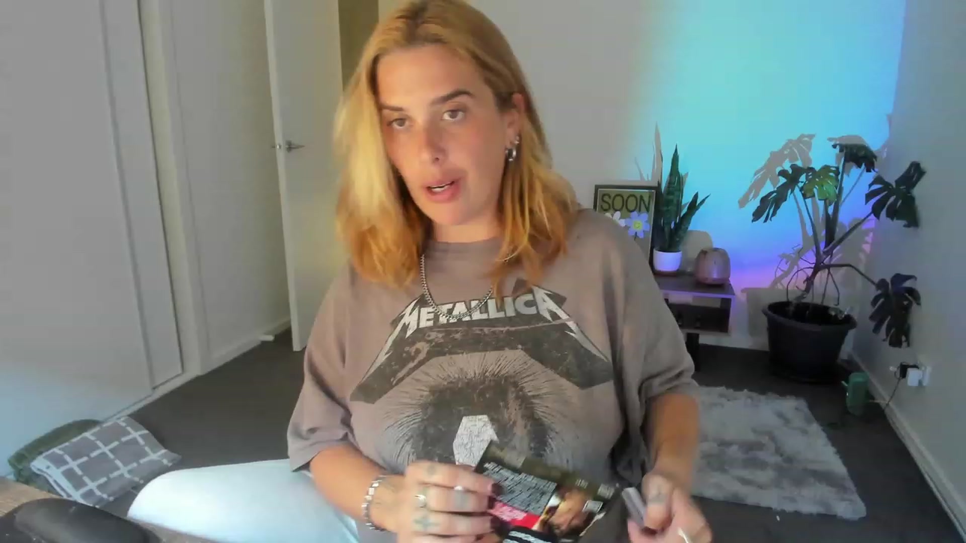 Gallery image thumbnail from HoneyTits_'s myfreecams stream on, 03/07/2024, 09:48 image 1 of 20