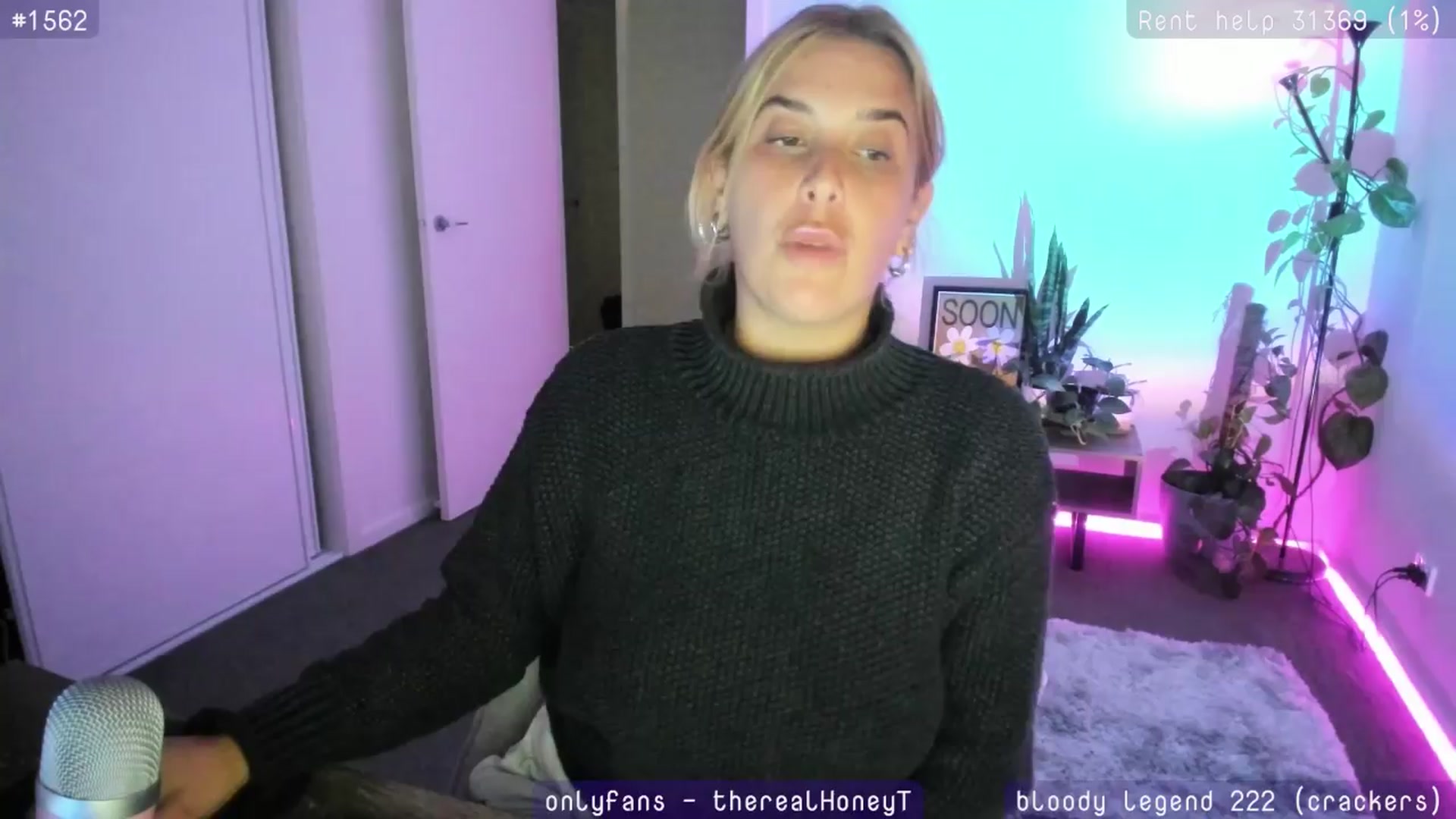 Gallery image thumbnail from HoneyTits_'s myfreecams stream on, 04/10/2024, 09:20 image 6 of 20