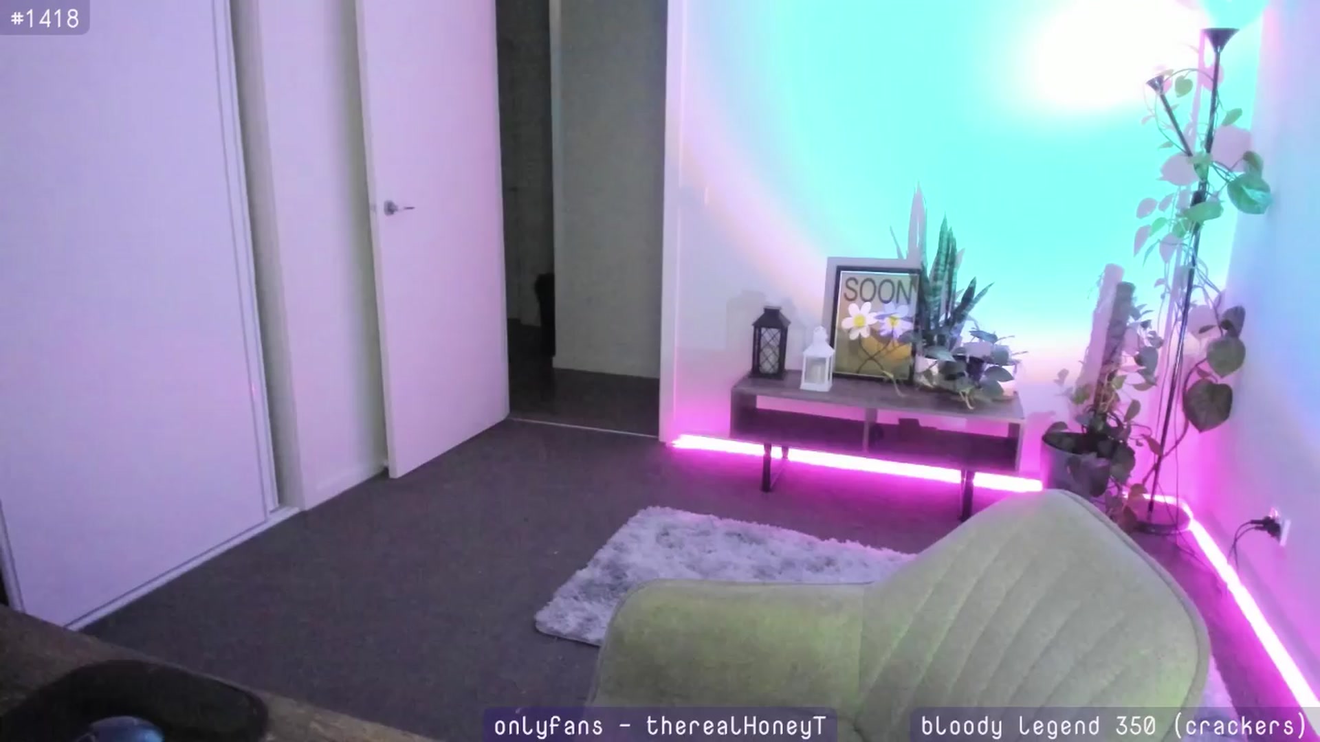 Gallery image thumbnail from HoneyTits_'s myfreecams stream on, 04/10/2024, 10:15 image 10 of 20