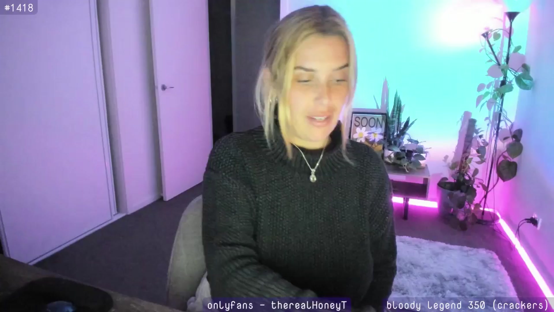 Gallery image thumbnail from HoneyTits_'s myfreecams stream on, 04/10/2024, 10:15 image 7 of 20