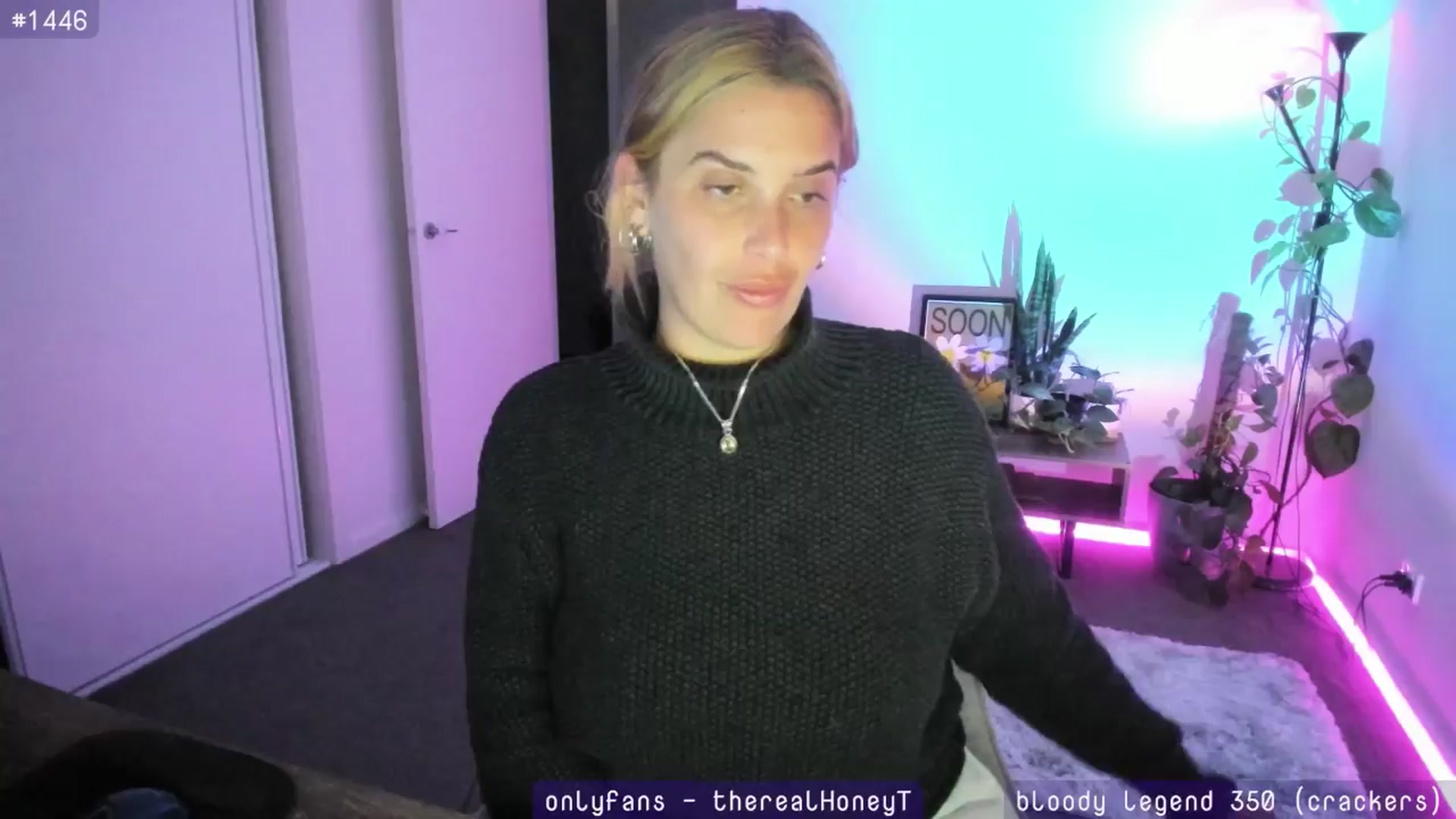 Gallery image thumbnail from HoneyTits_'s myfreecams stream on, 04/10/2024, 10:15 image 3 of 20